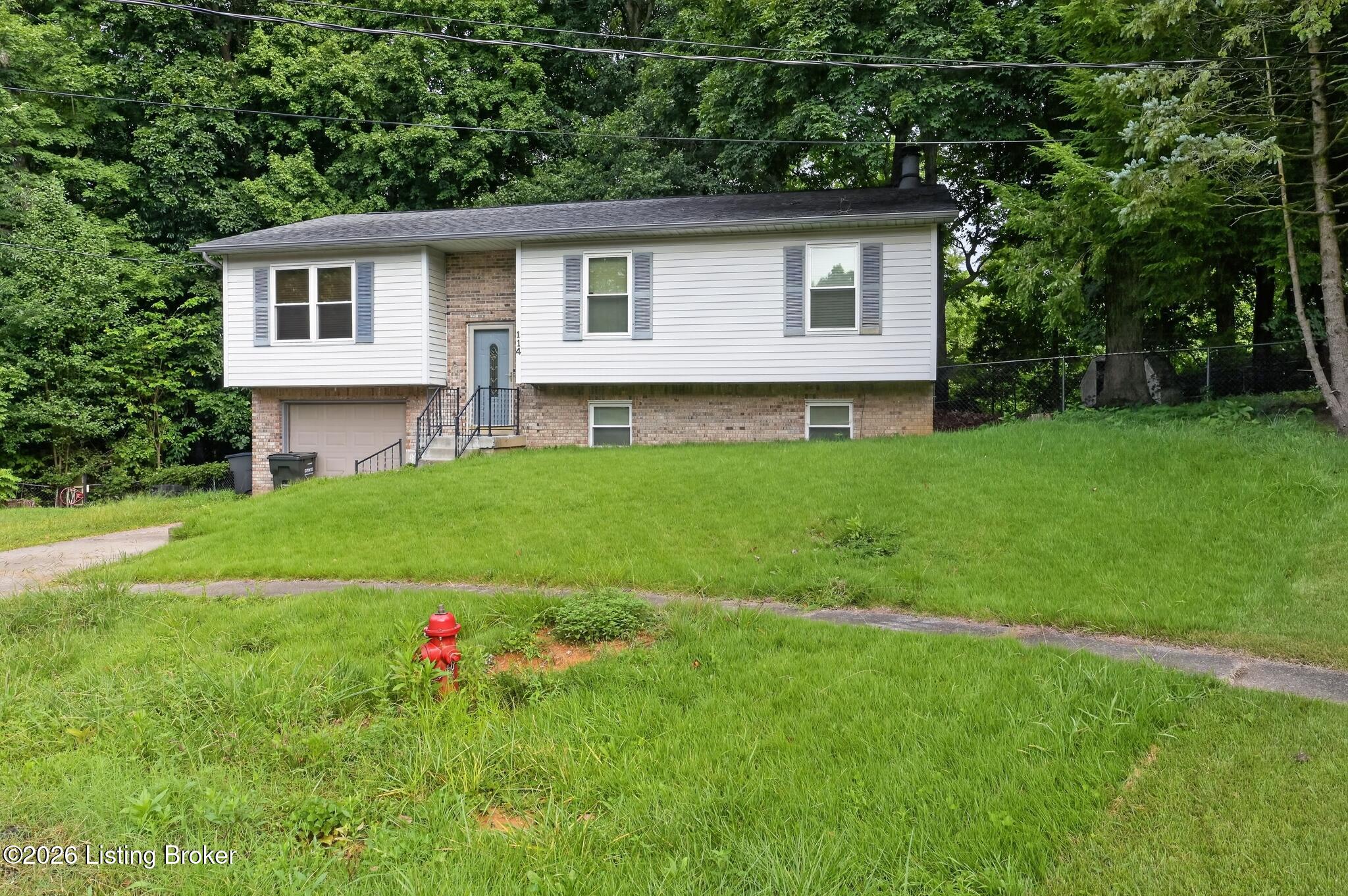 114 Amanda Ct — photo