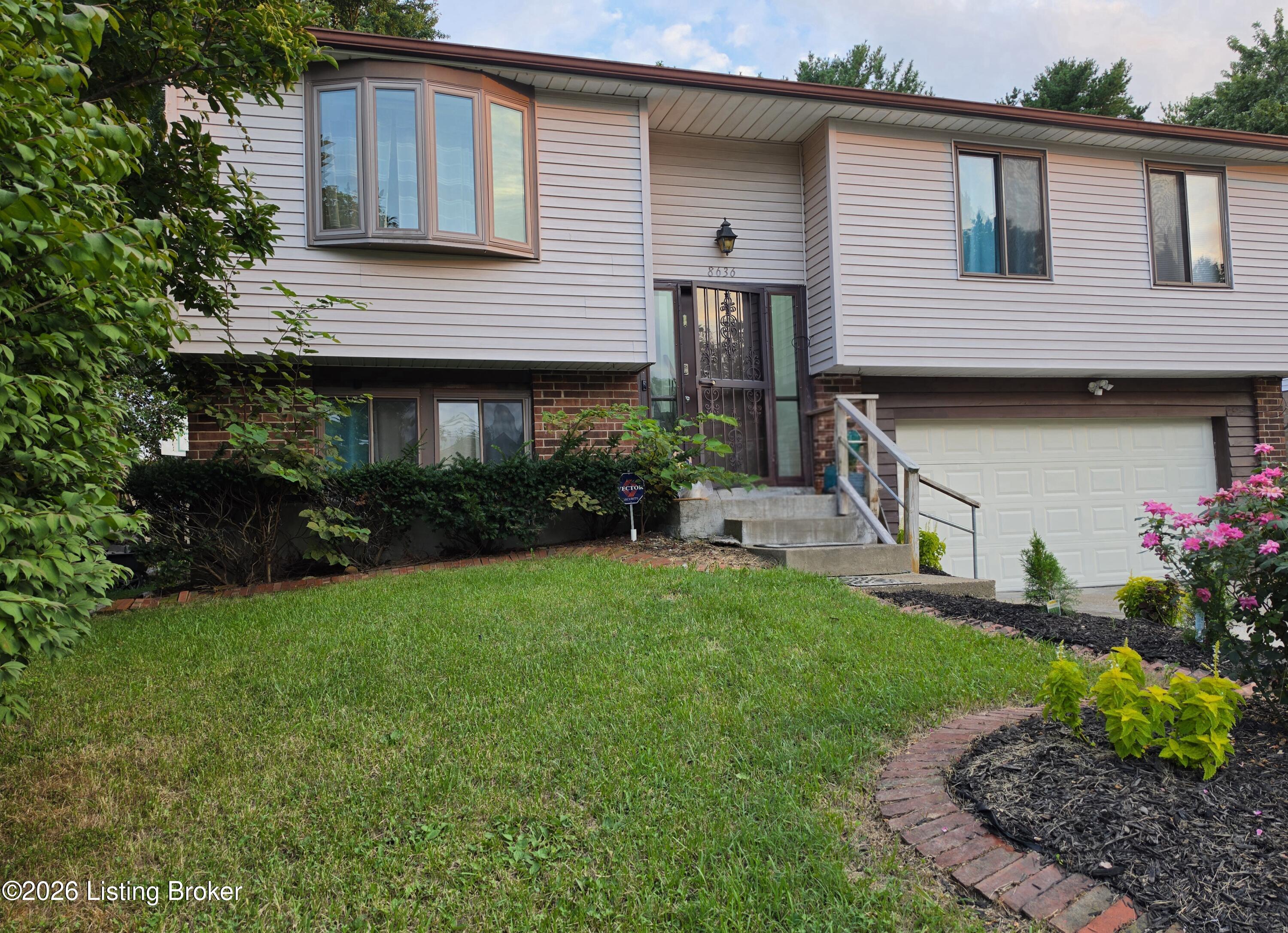 8636 Running Fox Cir — photo