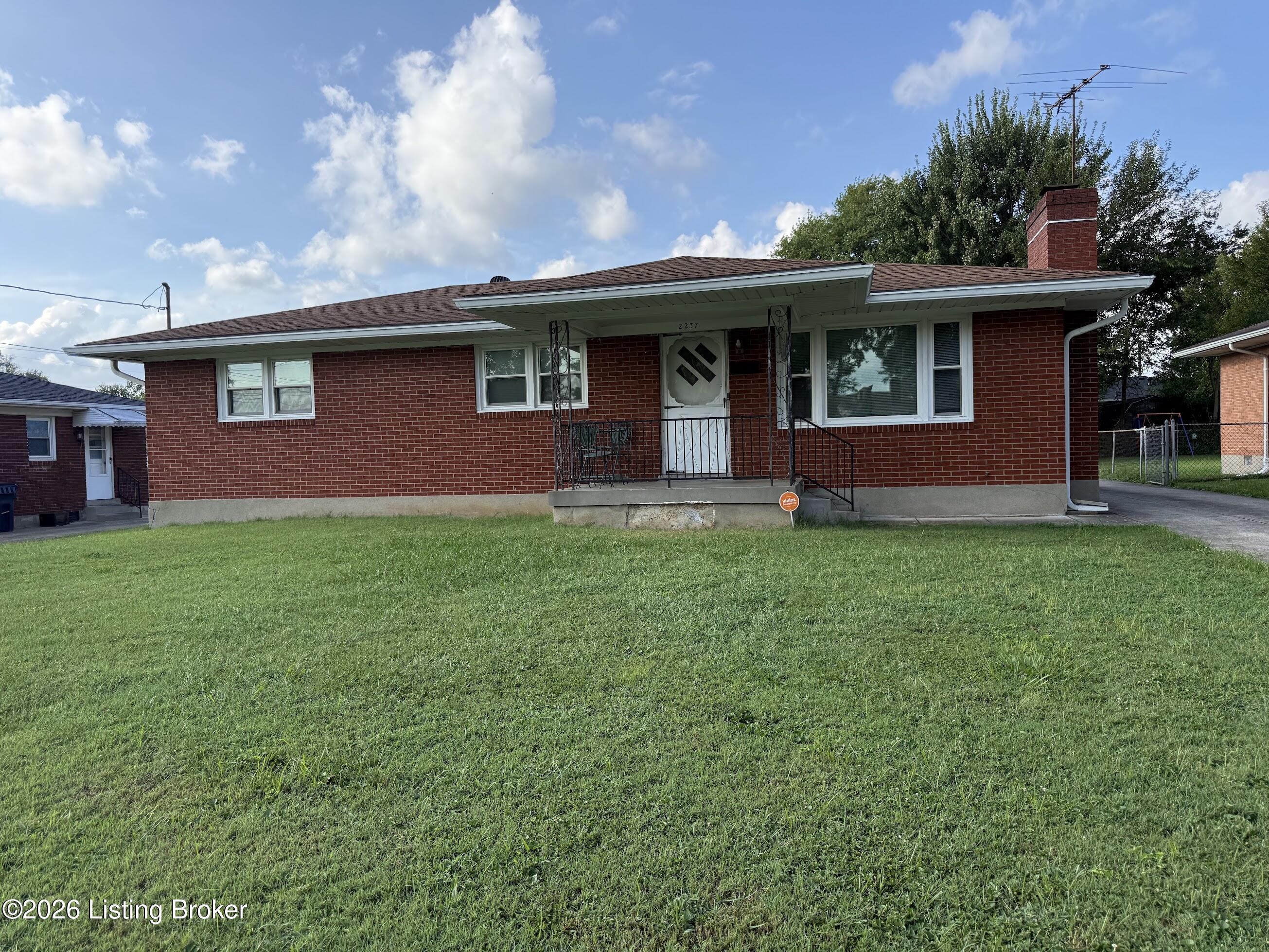 2237 Thurman Dr — photo
