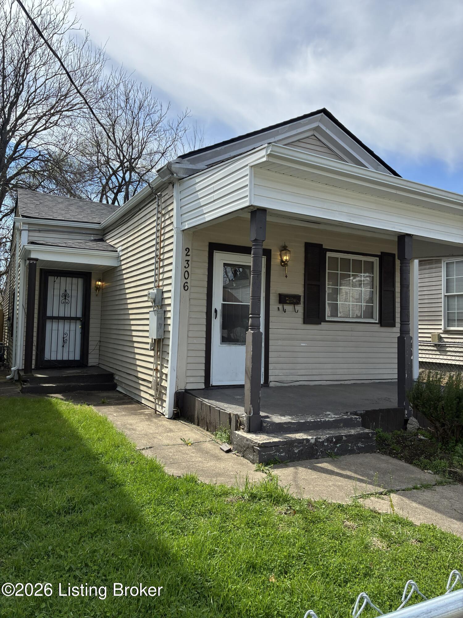 2306 W Burnett Ave — photo