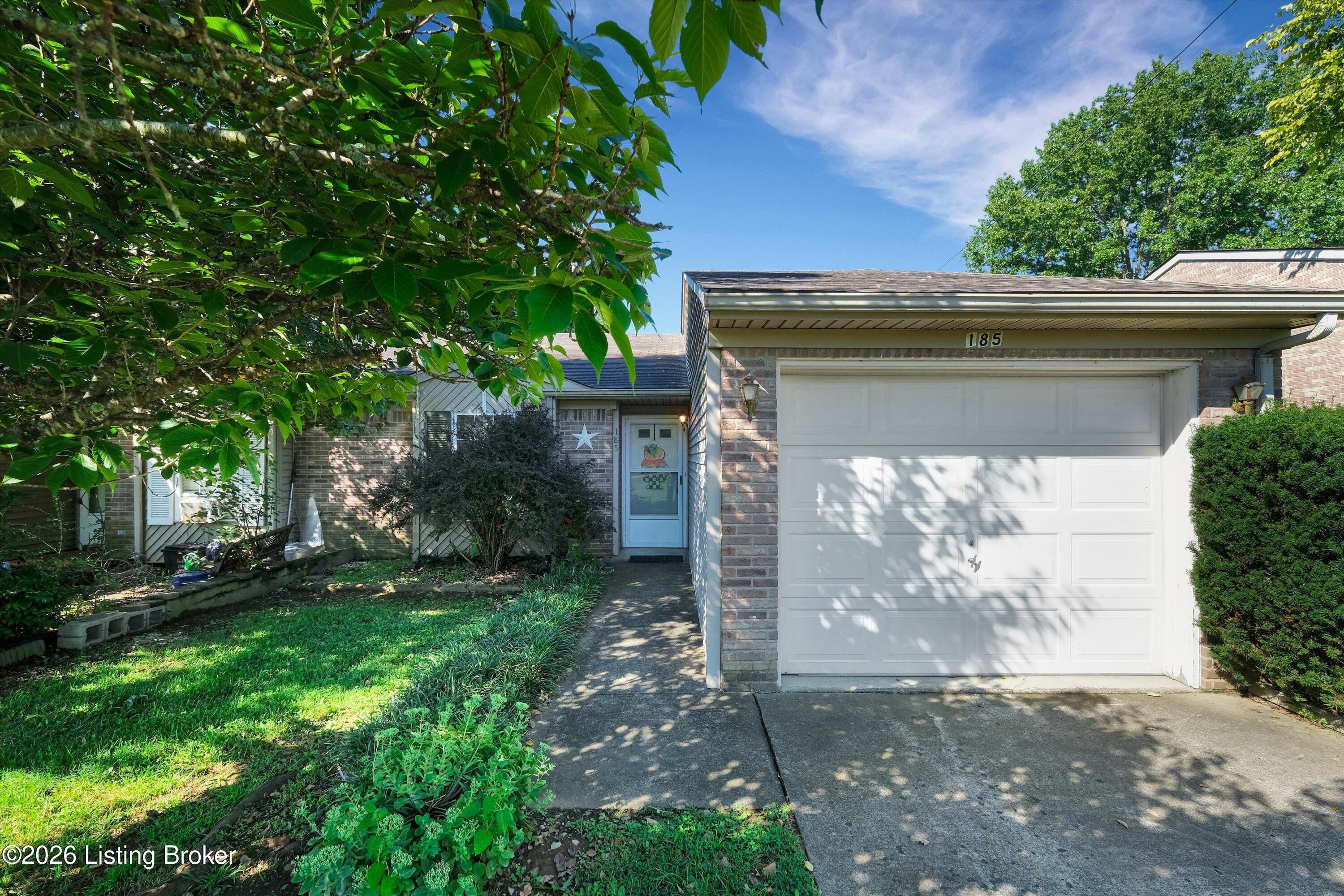 185 Beechtree Ln — photo