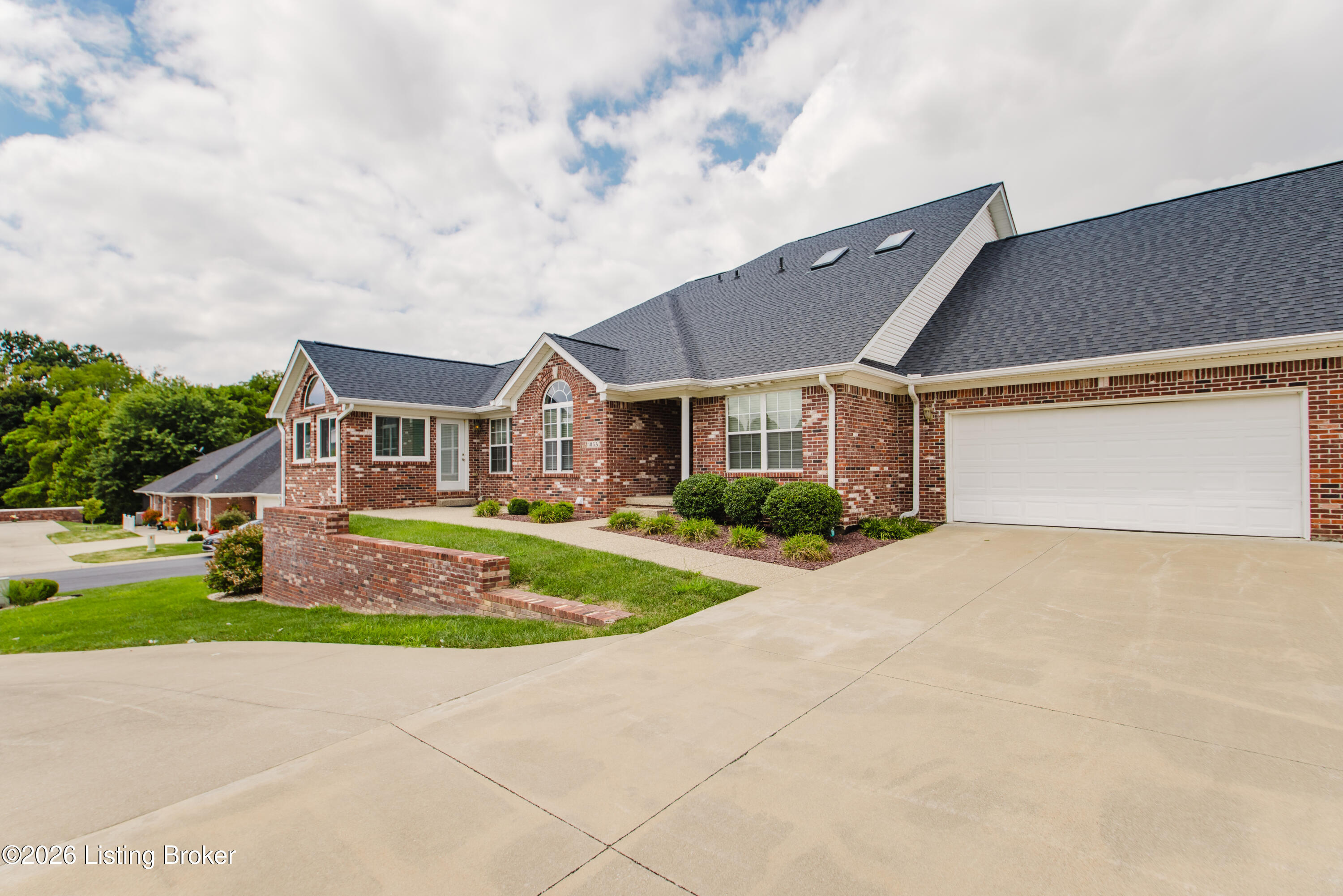 105 Legacy Ct a — photo