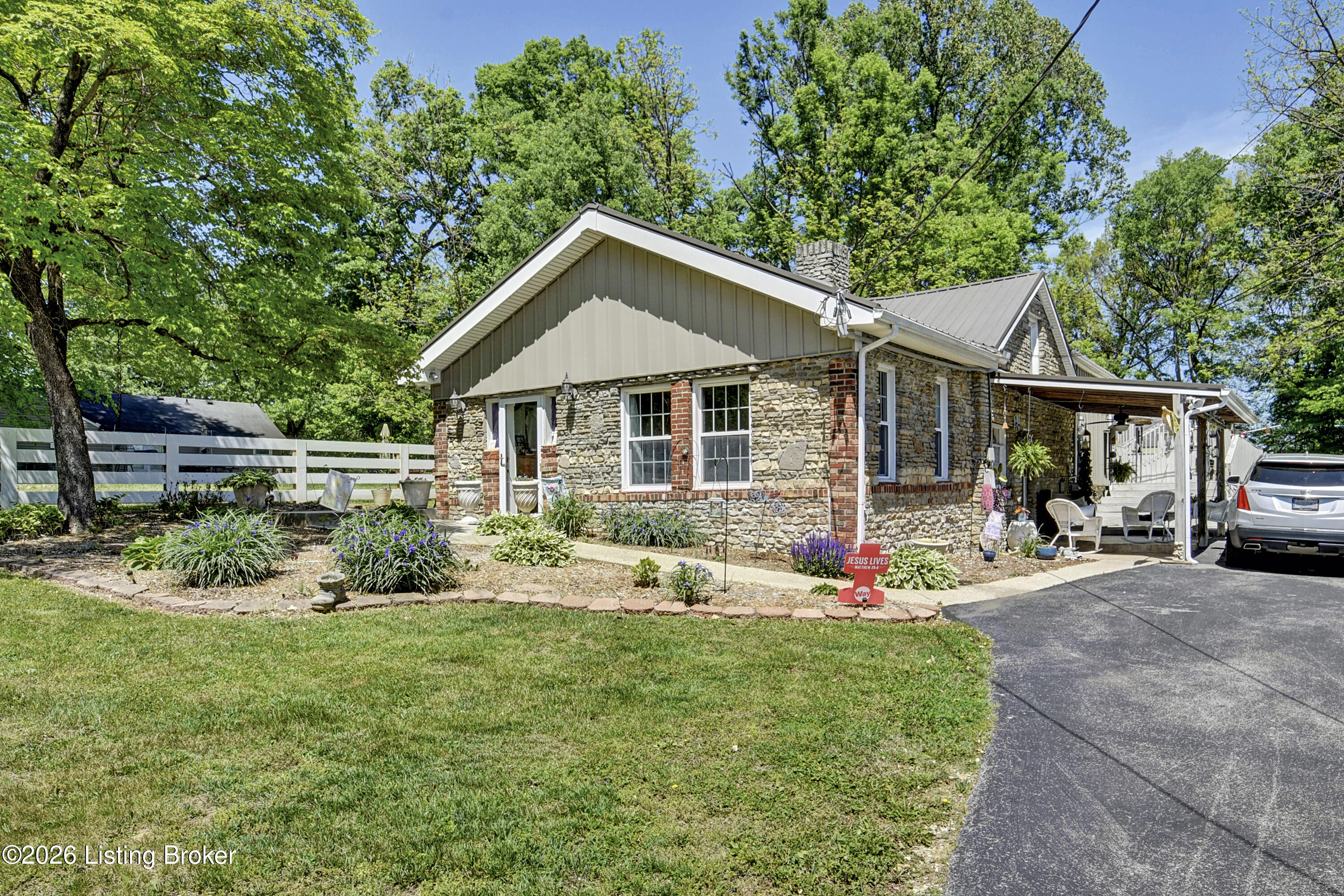 5217 Maple Spring Dr — photo