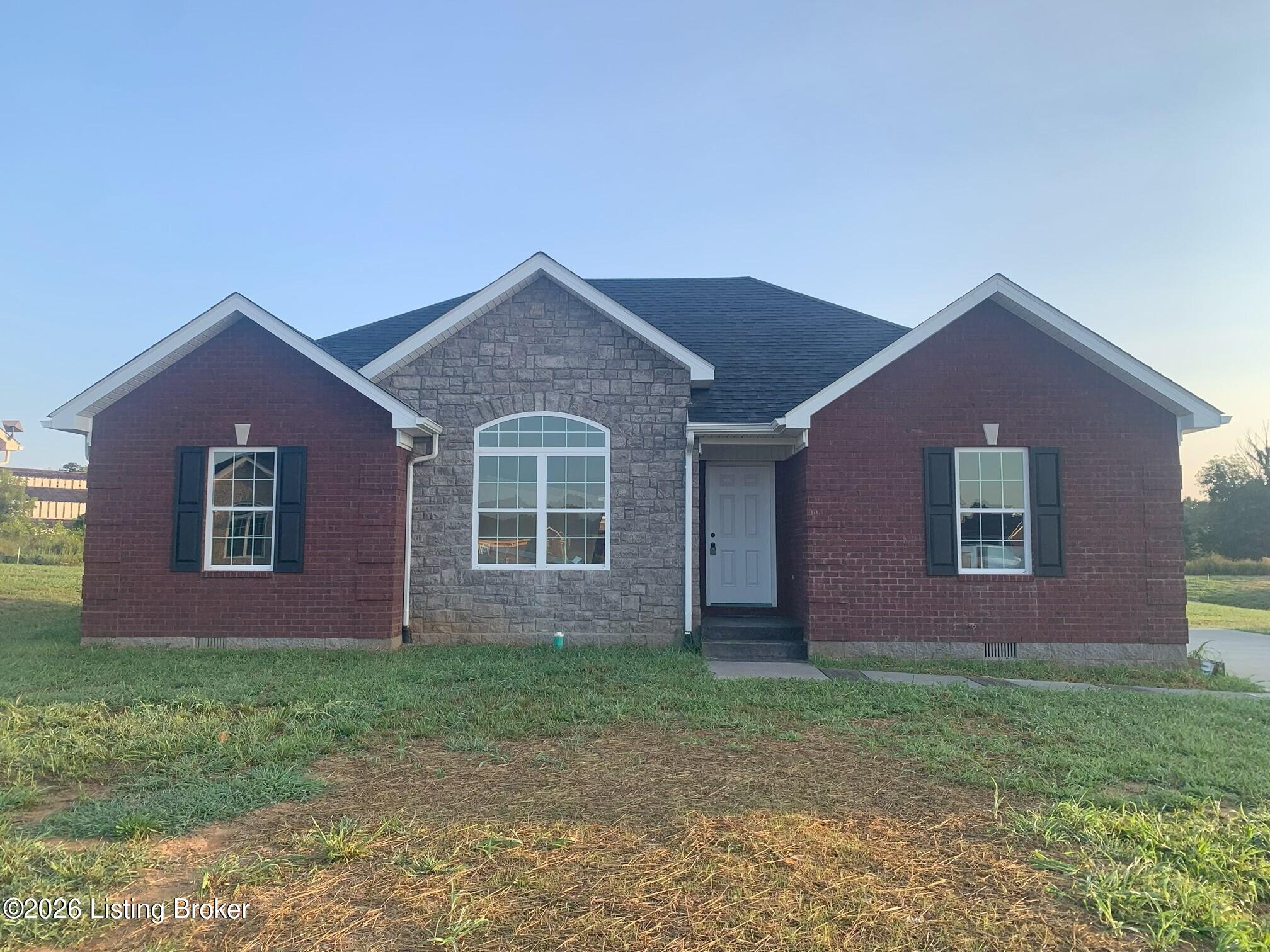 114 Flagstaff Dr — photo