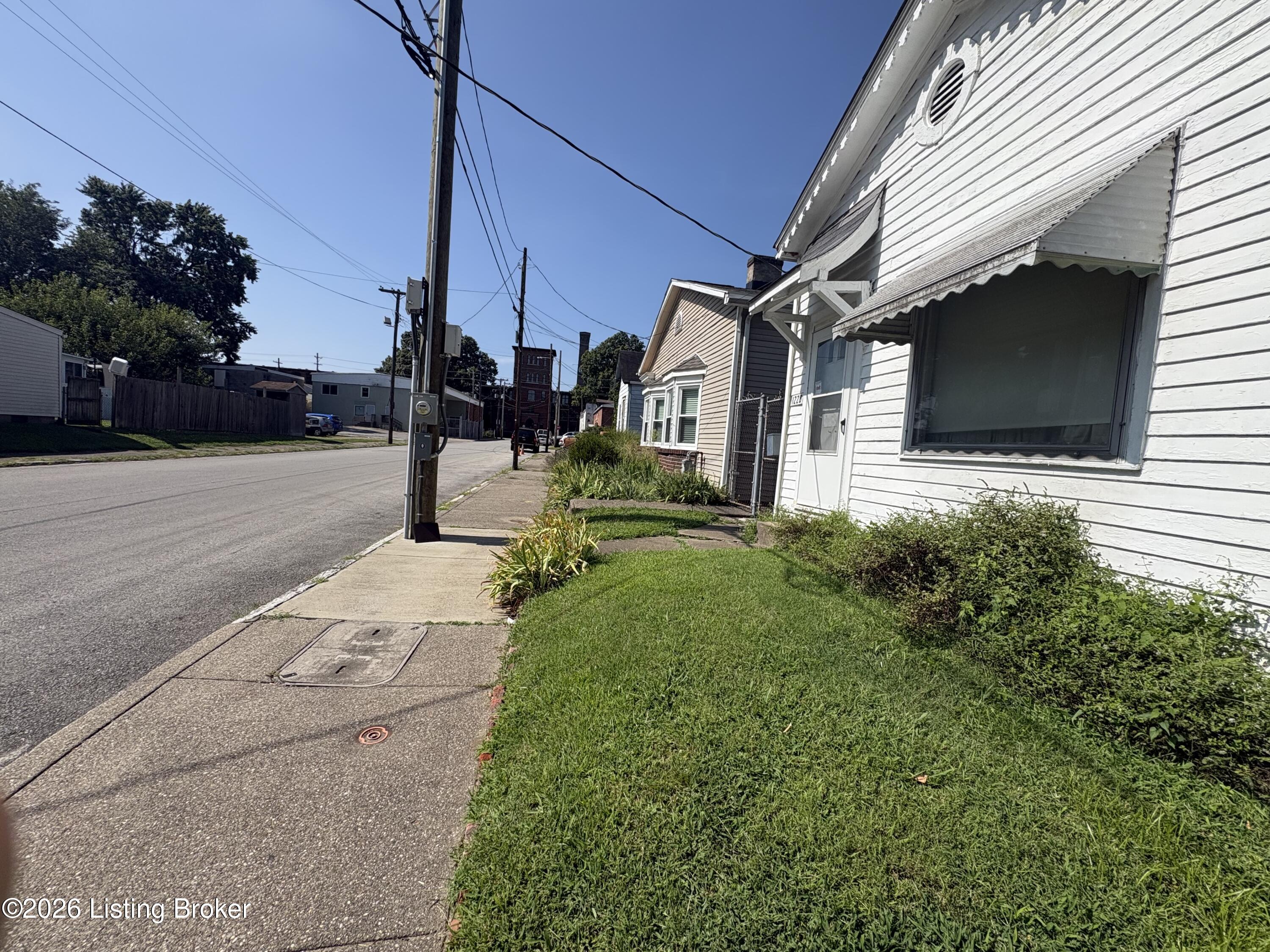 1228 Boyle St — photo