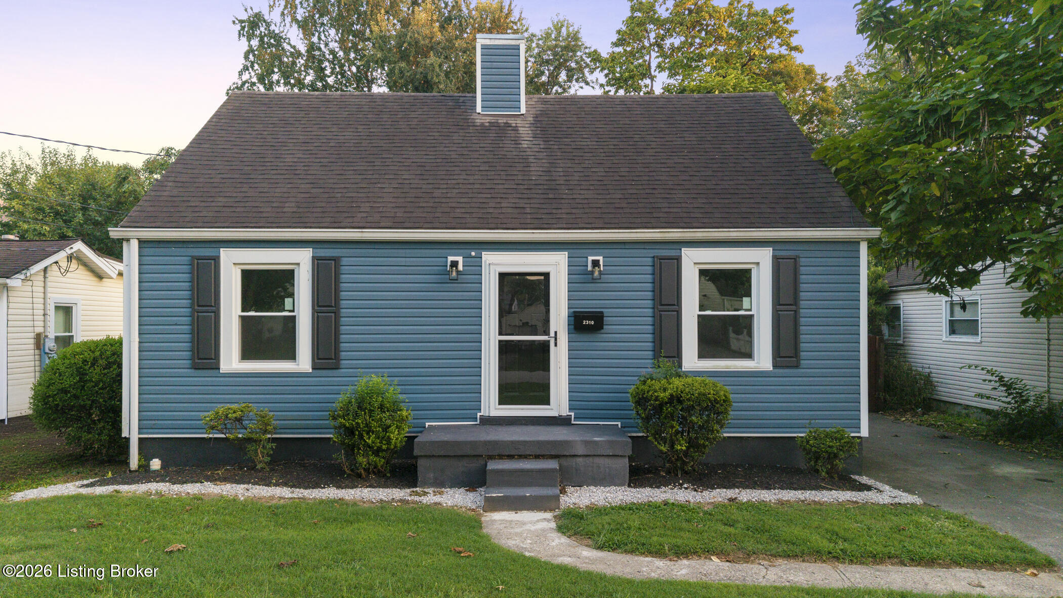 2310 Thomas Ave — photo