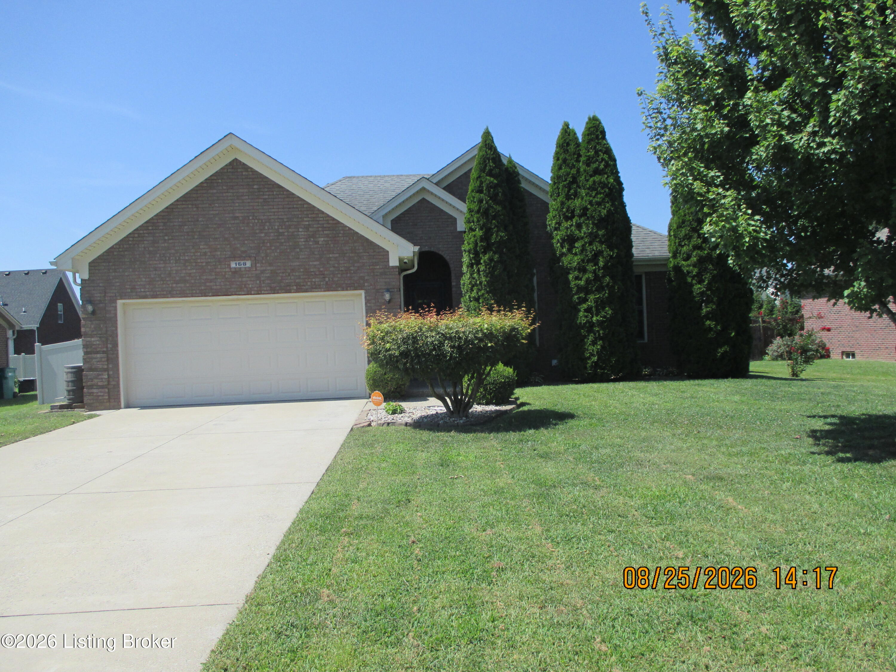 168 Maplewood Dr — photo