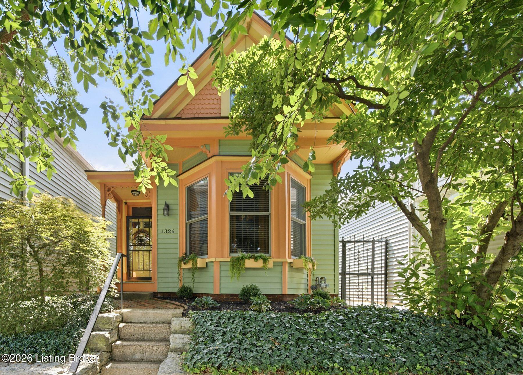 1326 E Breckinridge St — photo