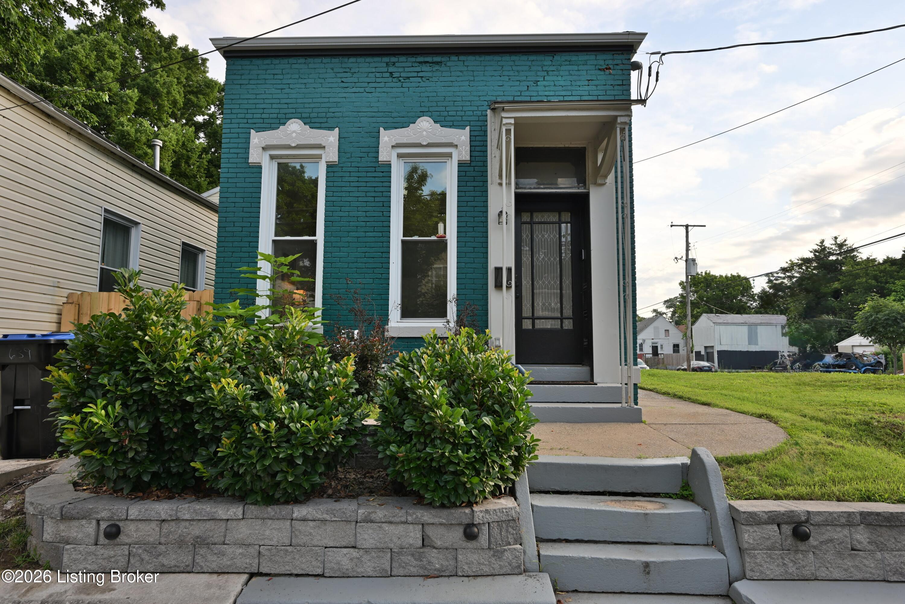 641 E Saint Catherine St — photo