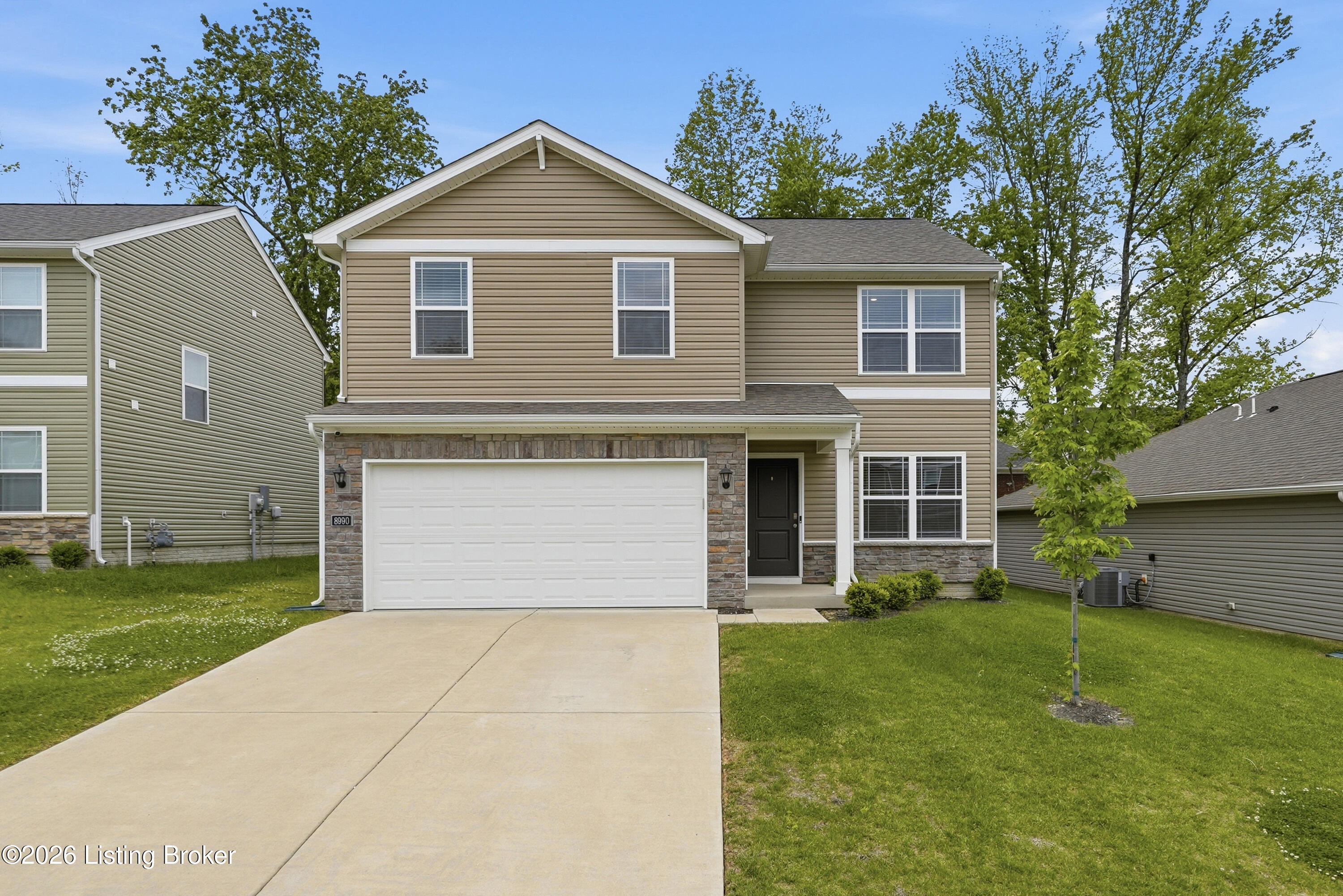 8990 Auburn Woods Rd — photo