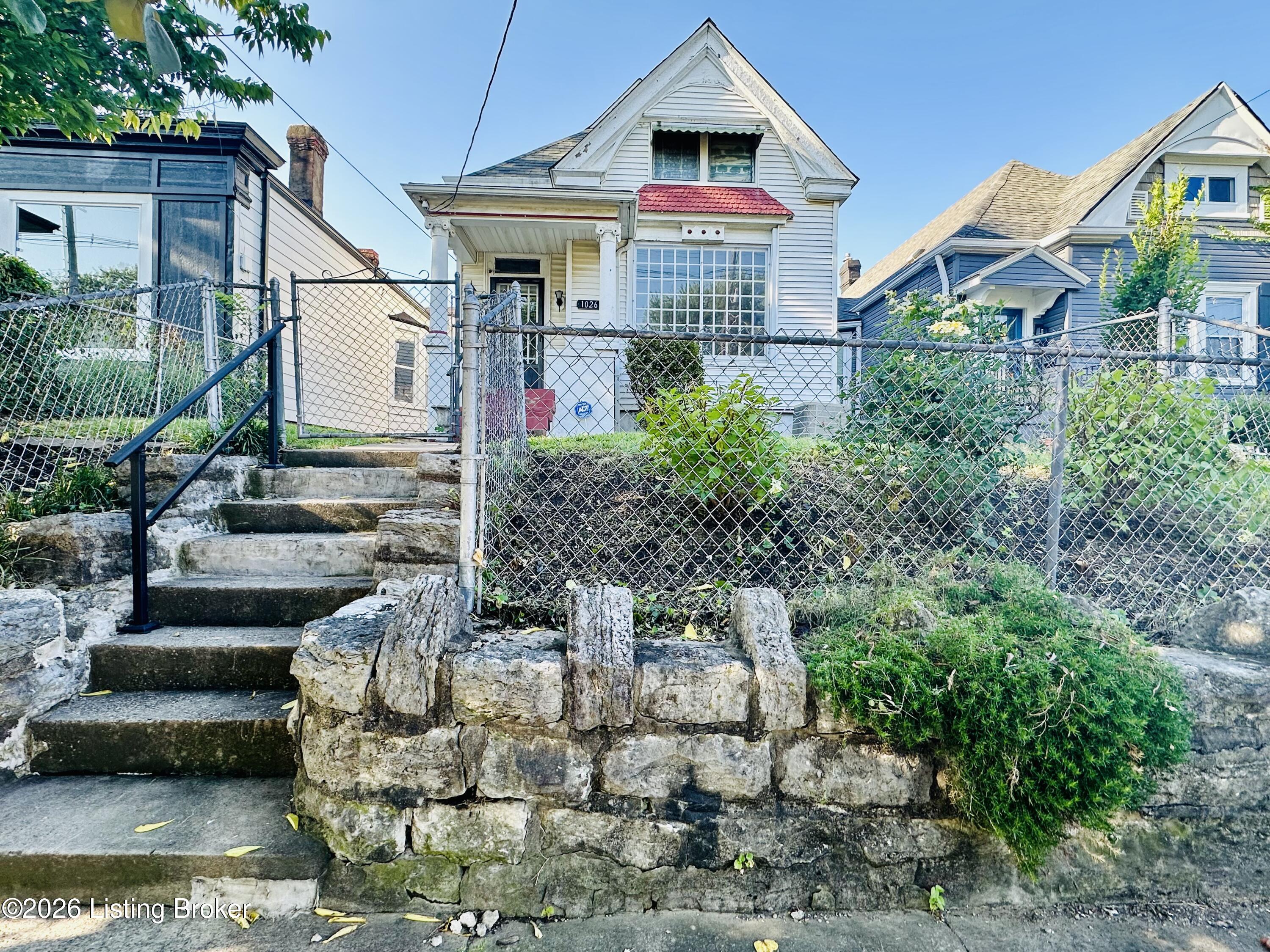 1026 E Breckinridge St — photo