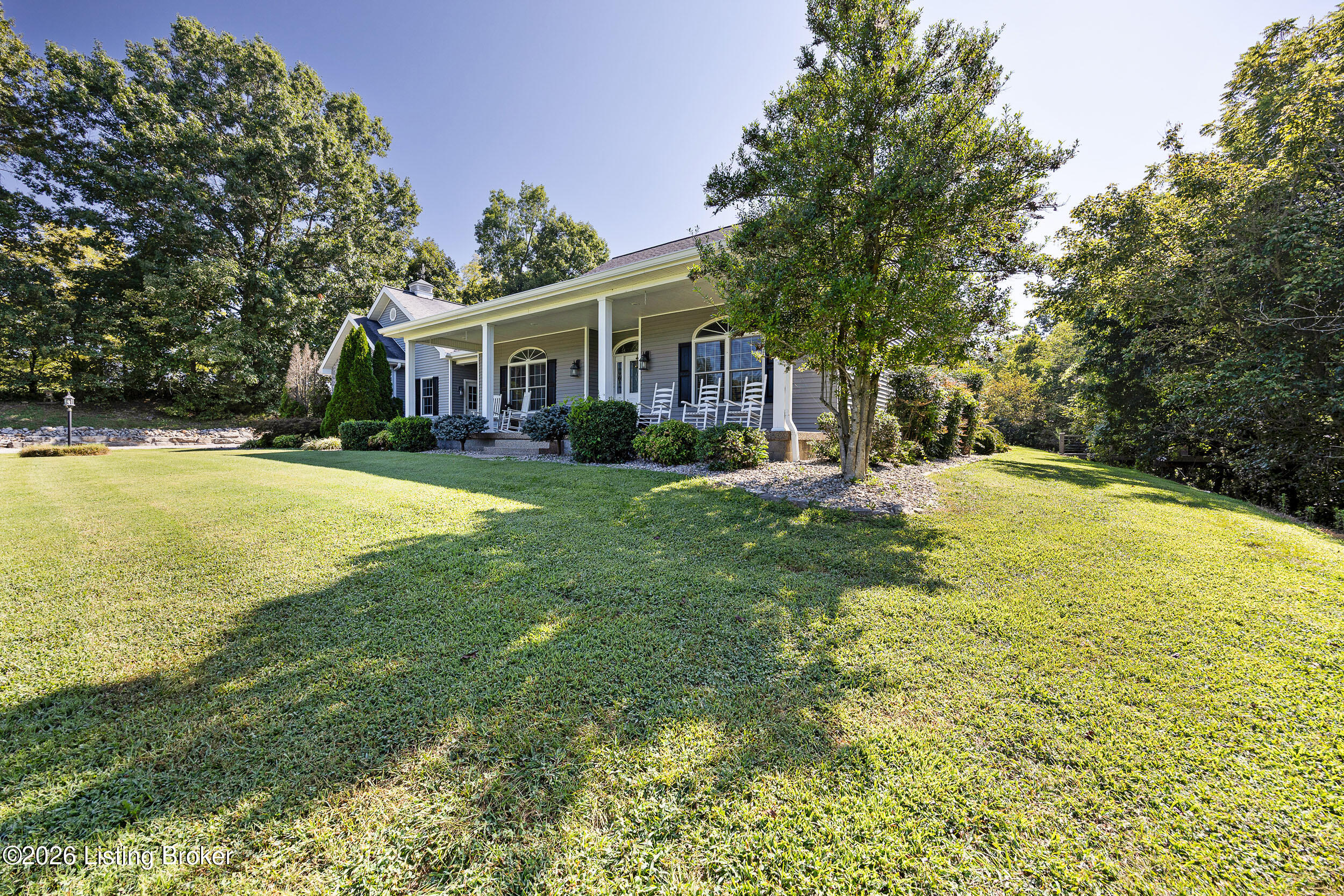 335 Loretto Rd, Springfield, KY 40069 — photo 2