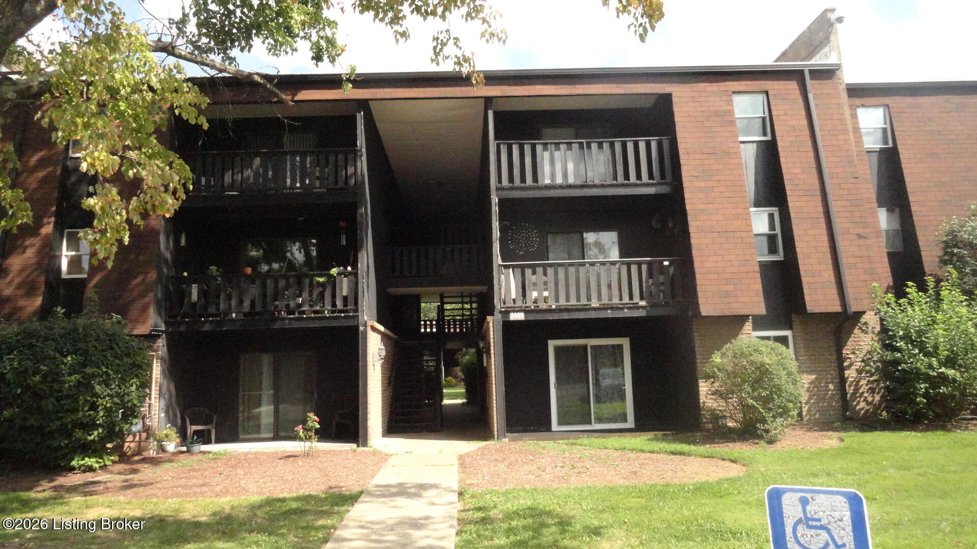 3503 Lodge Ln 307 — photo