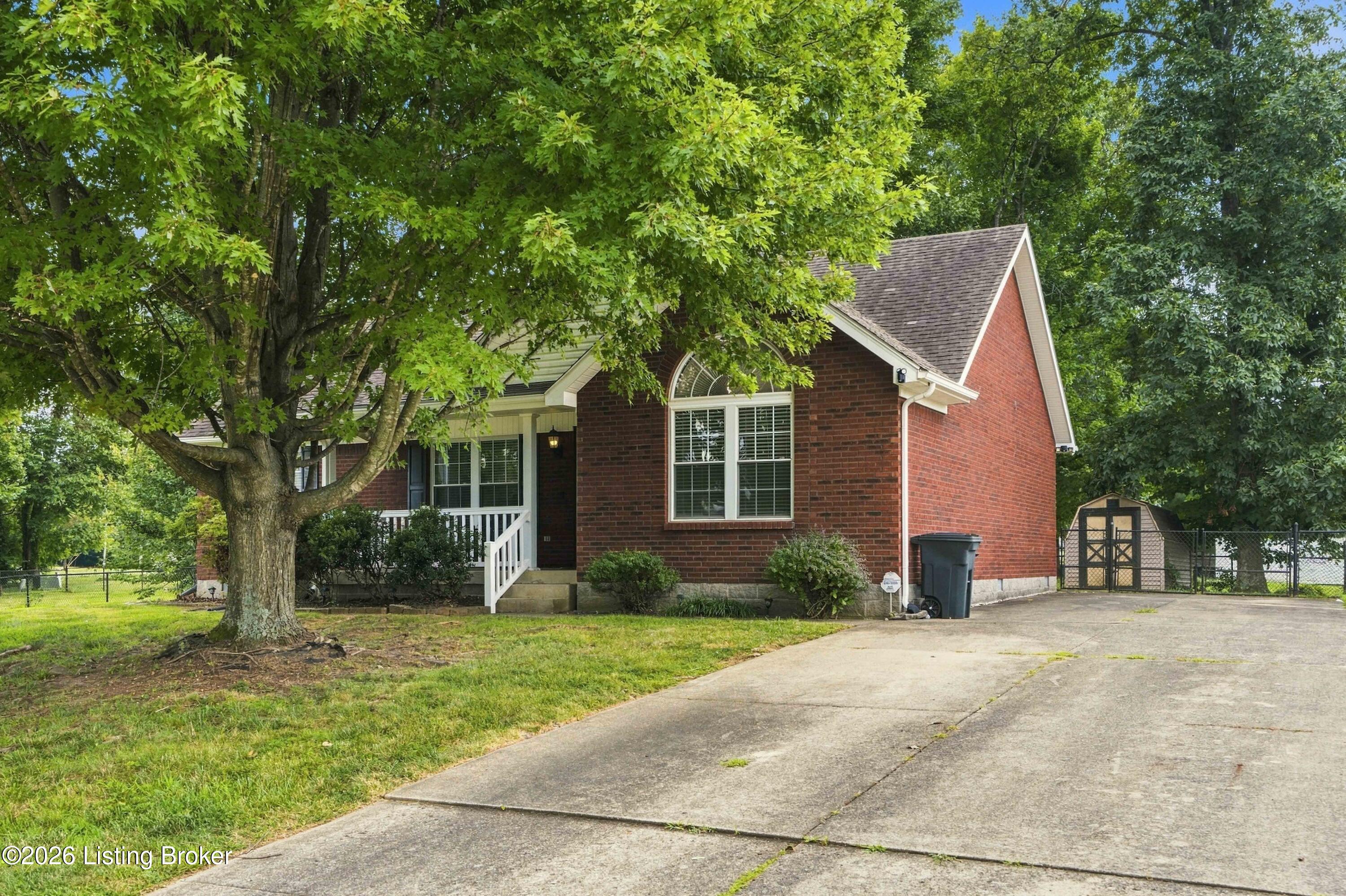 103 Pacific Ct — photo