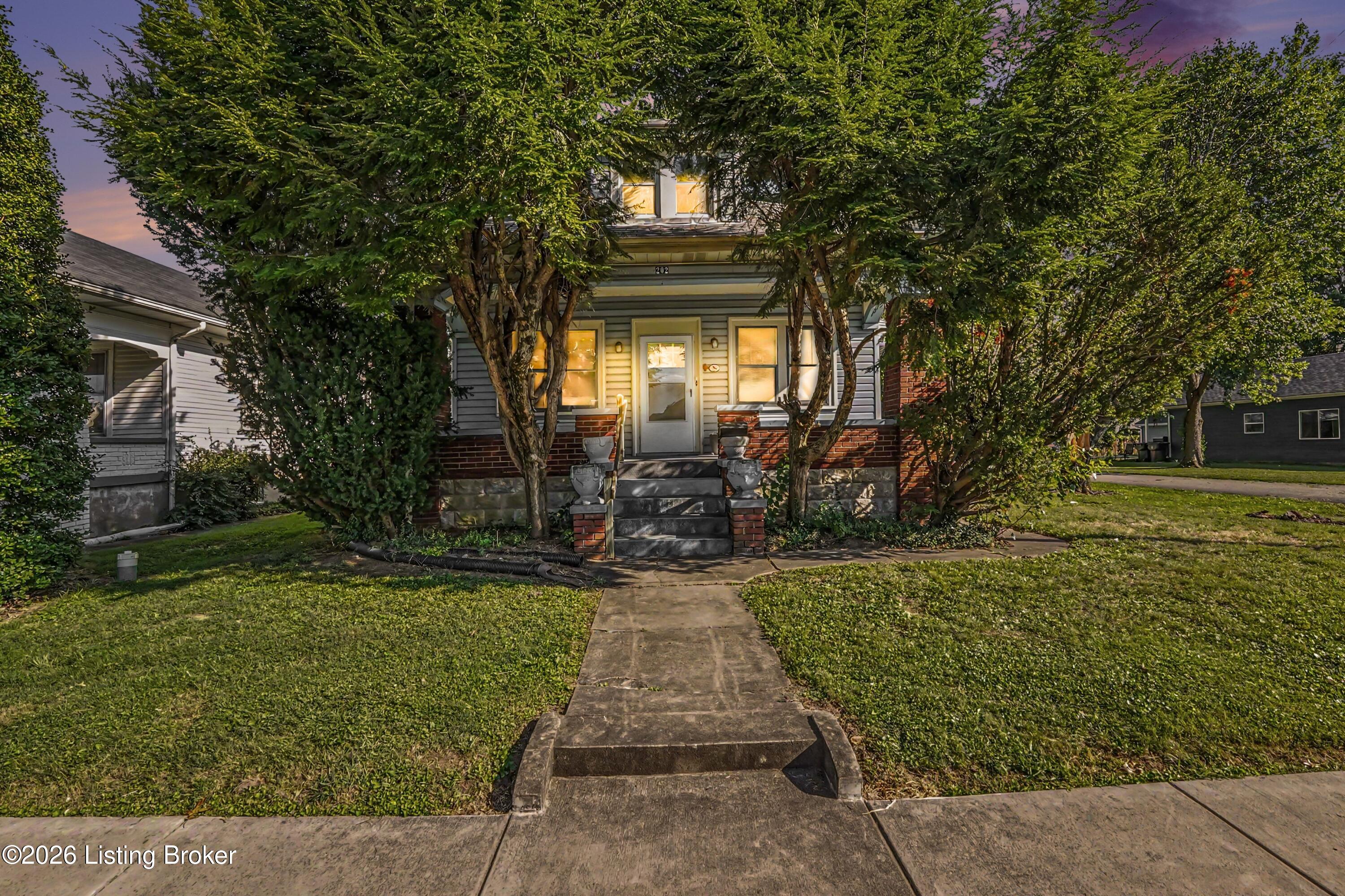 202 Olive Ave — photo