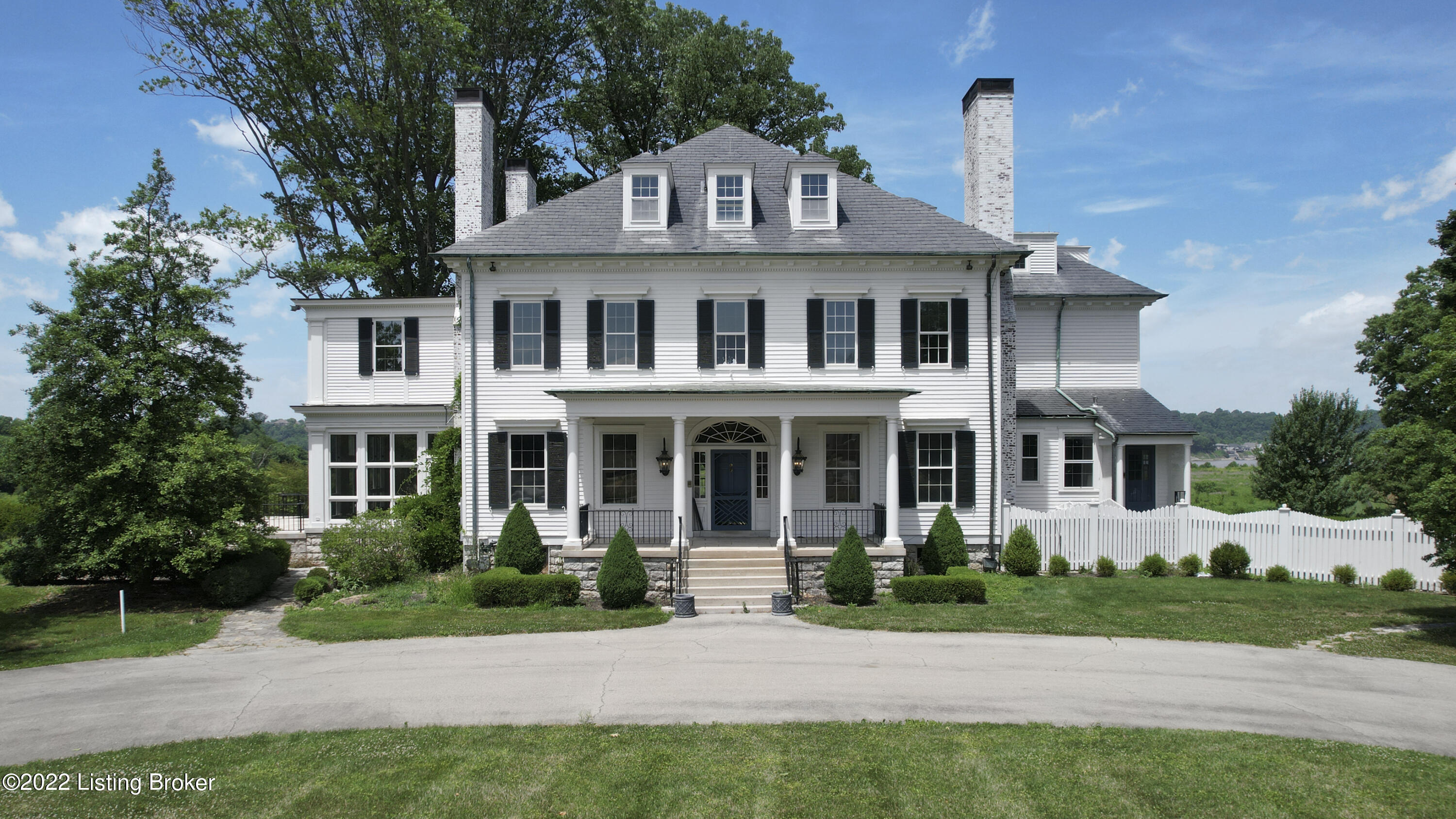 8234 Sutherland Farm Rd — photo