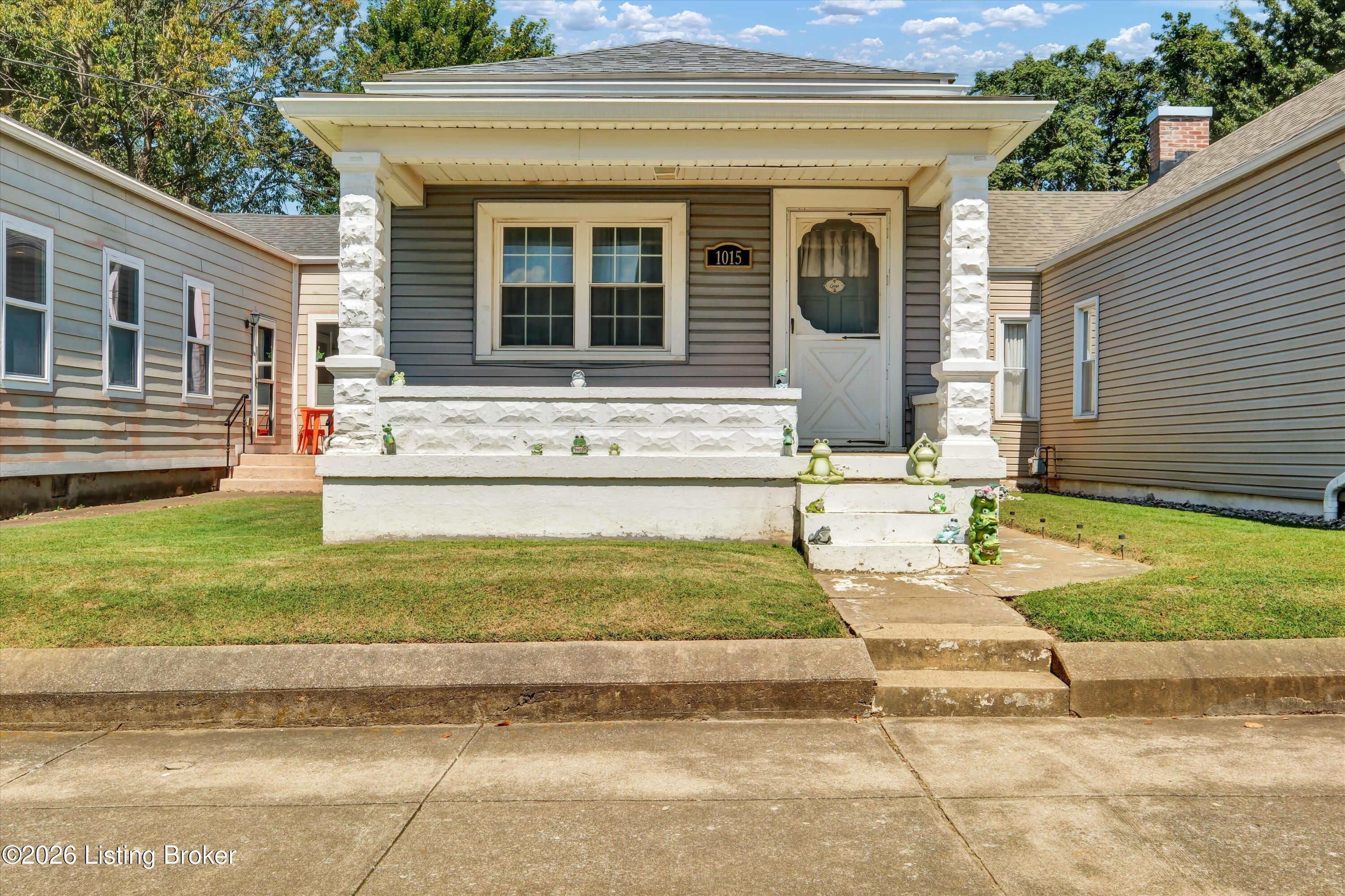 1015 E Burnett Ave — photo