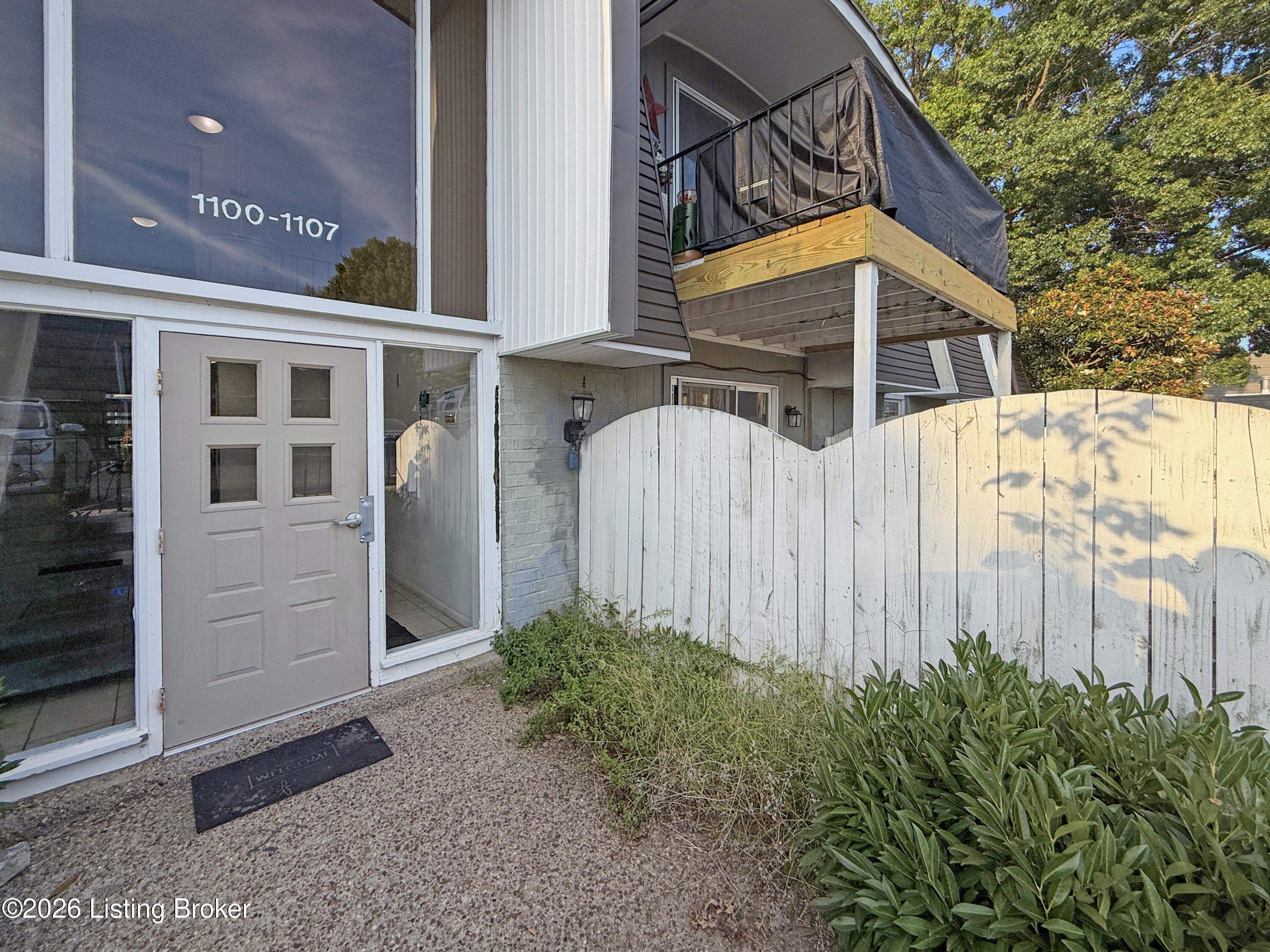1102 La Fontenay Ct — photo