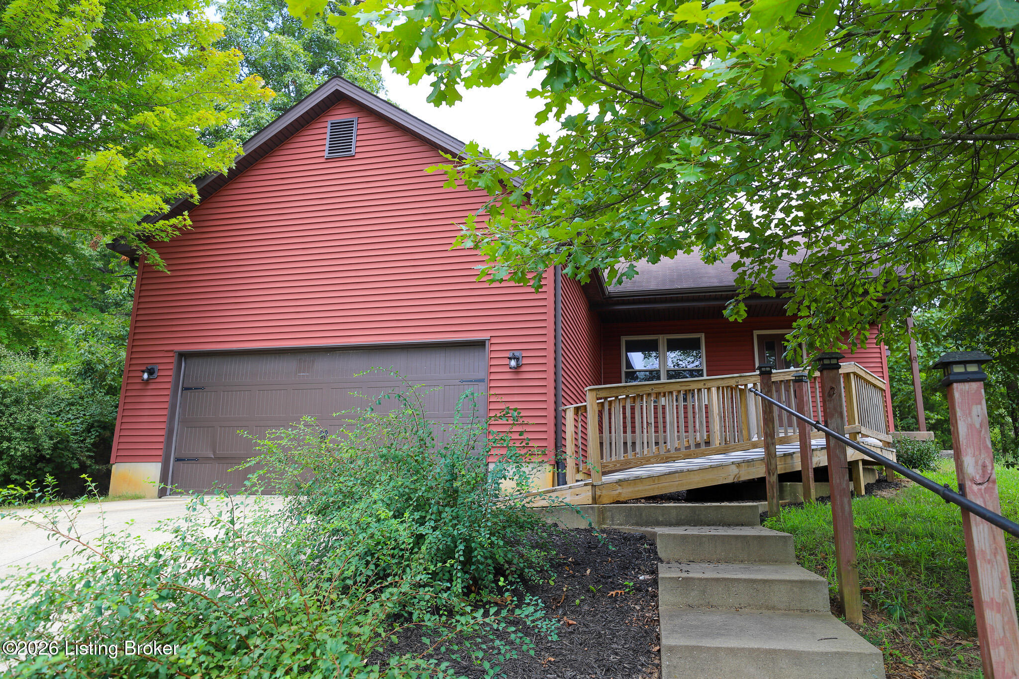 384 Schoolside Dr — photo