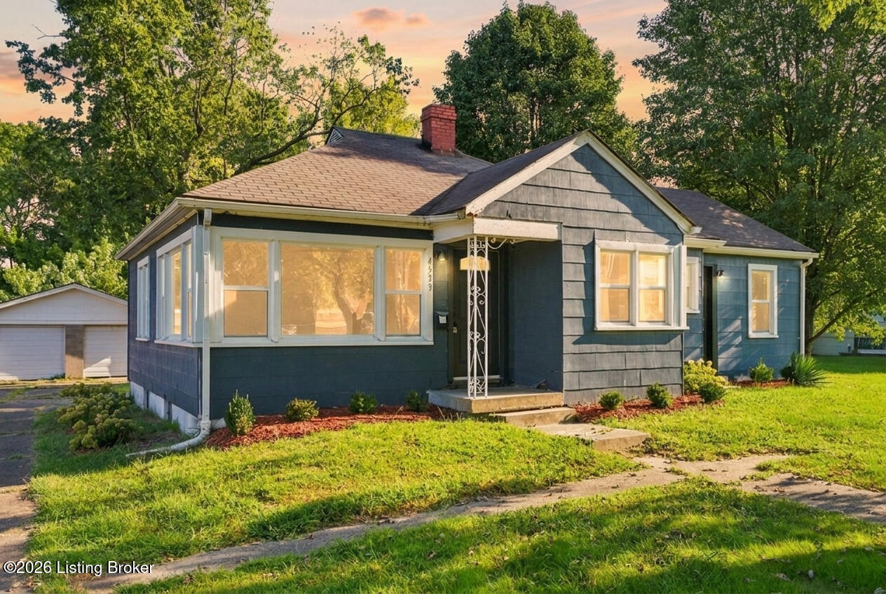 4933 W Pages Ln — photo