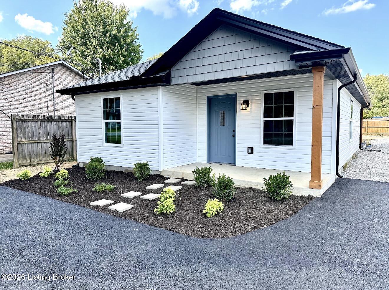 2205 Parkwood Rd — photo