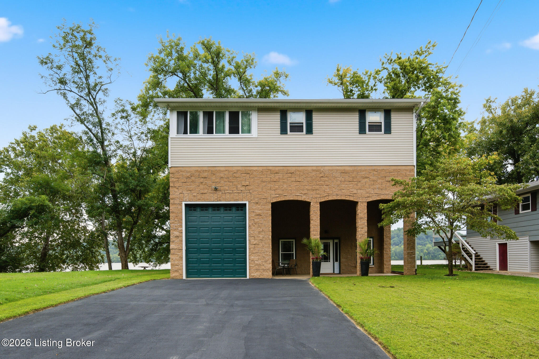 1510 Riverside Dr — photo