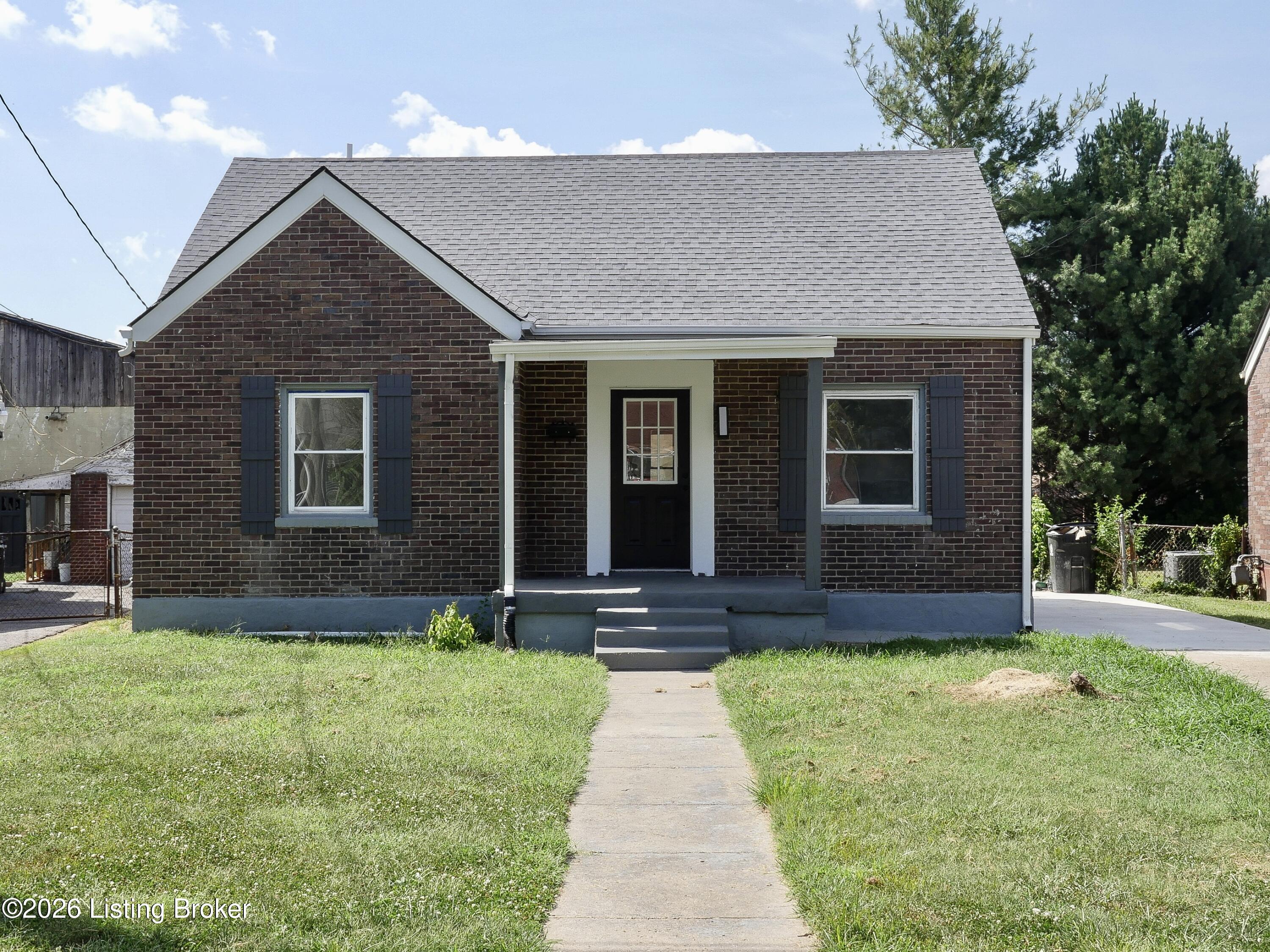 1624 Hemlock Ct — photo