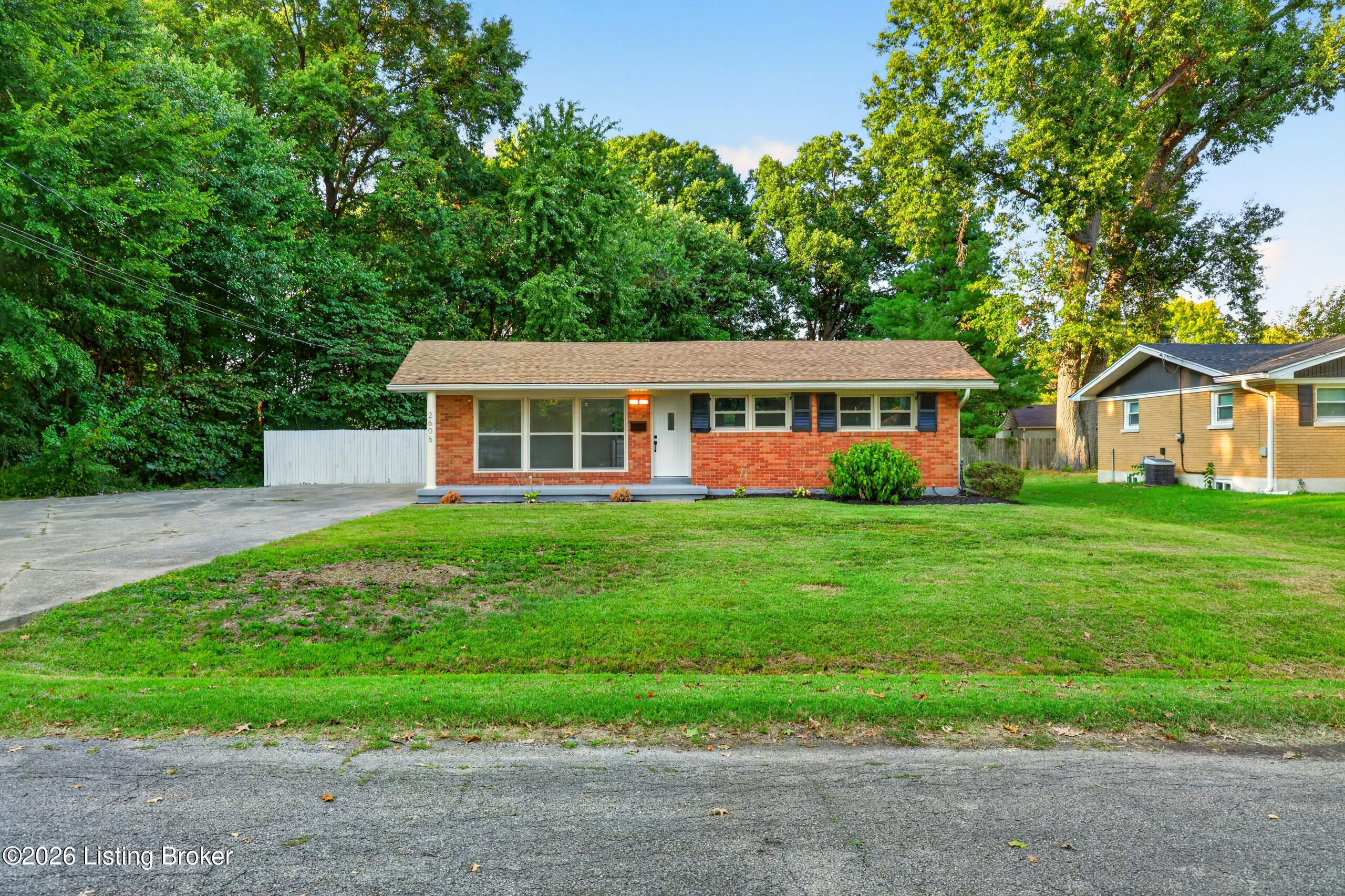 2605 Veronica Dr — photo