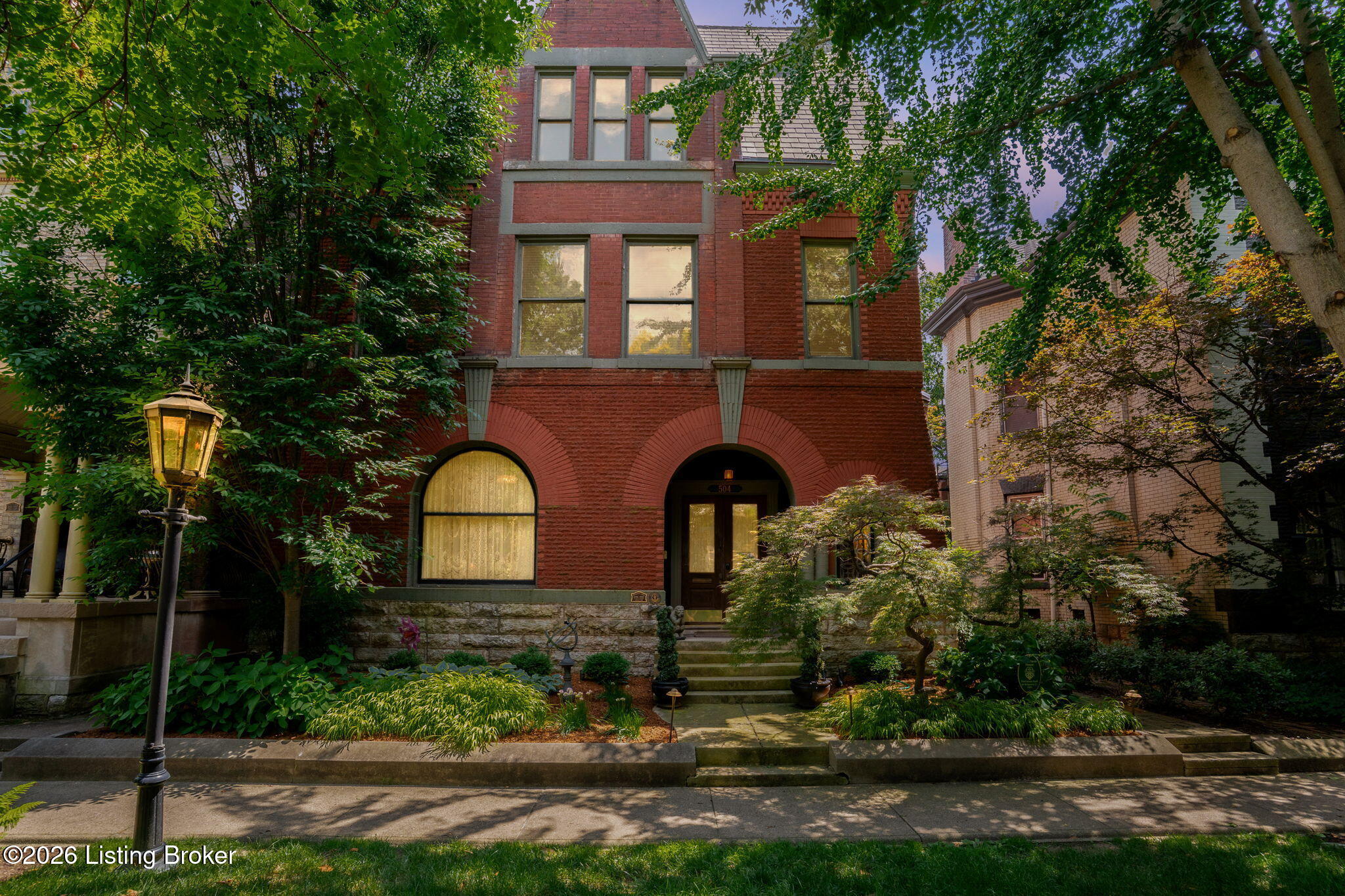 504 Belgravia Ct — photo