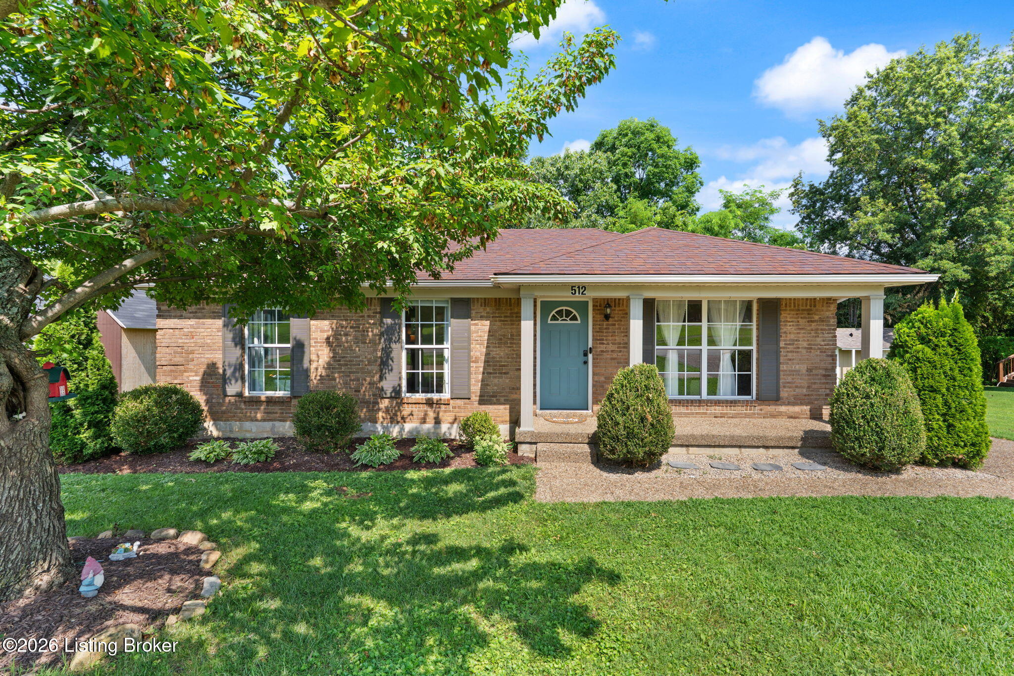 512 Maplecrest Dr — photo