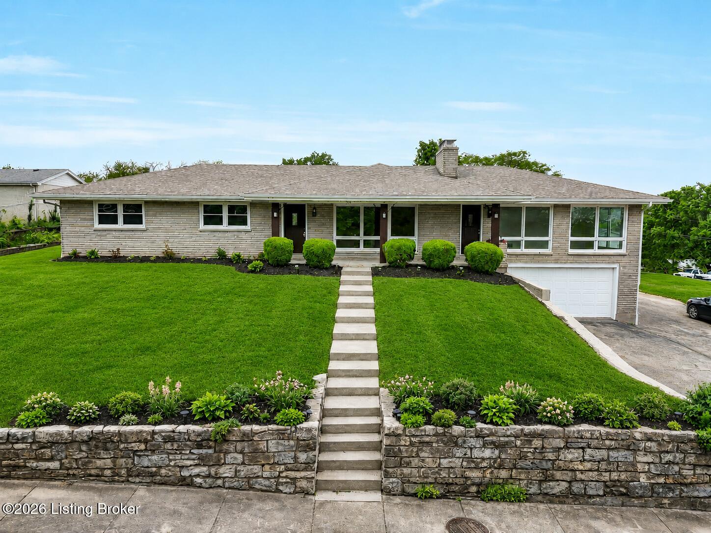 334 S Bardstown Rd — photo
