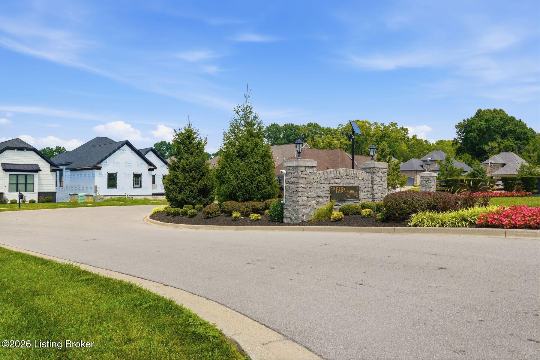 205 Locust Park Pl — photo