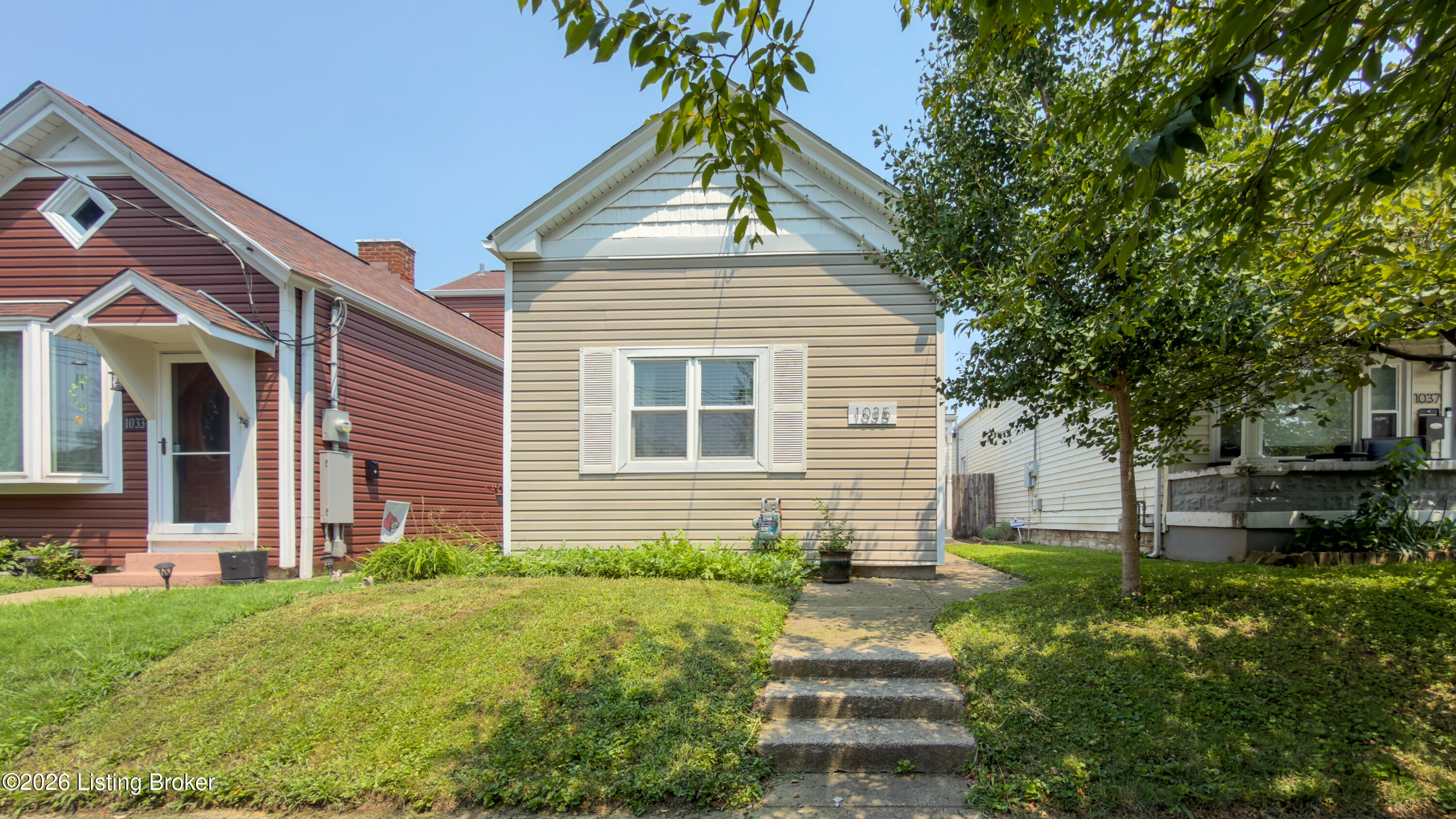 1035 E Caldwell St — photo