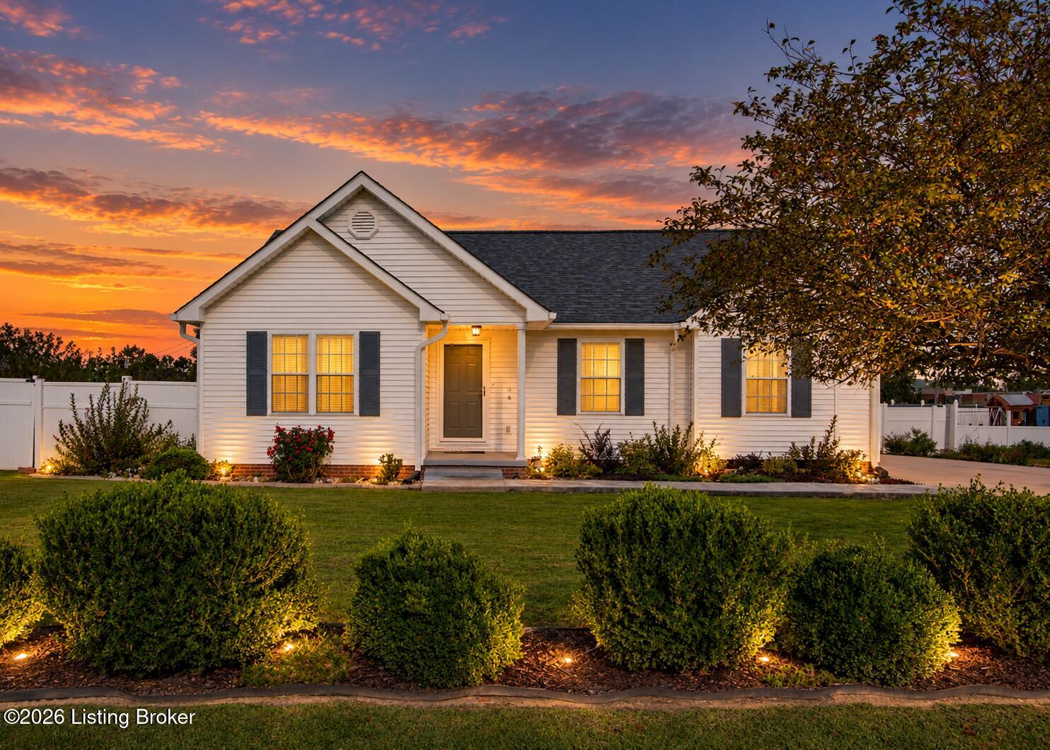 341 Hillside Dr — photo