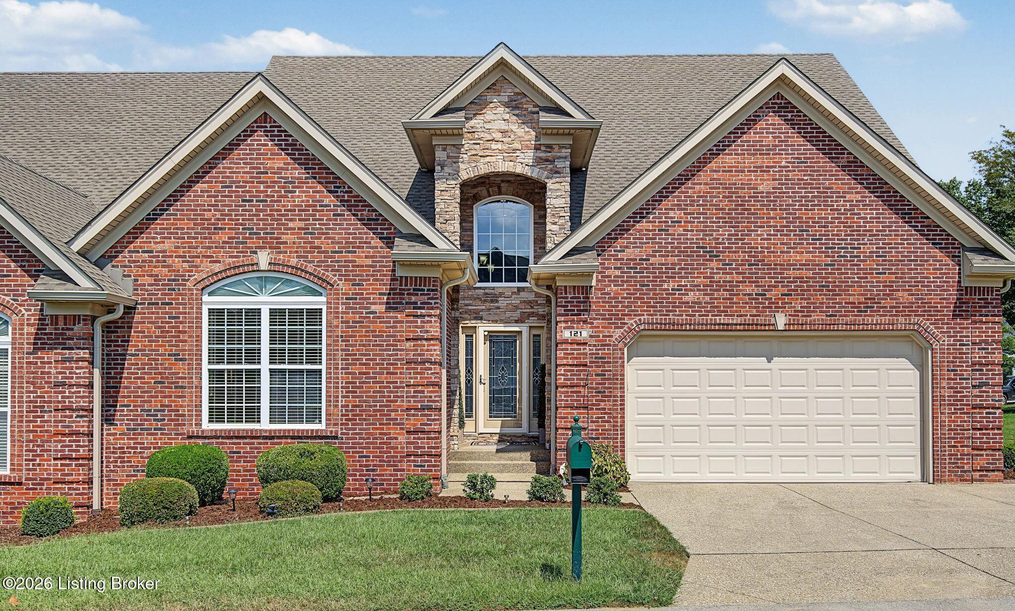 121 Whispering Pines Cir — photo