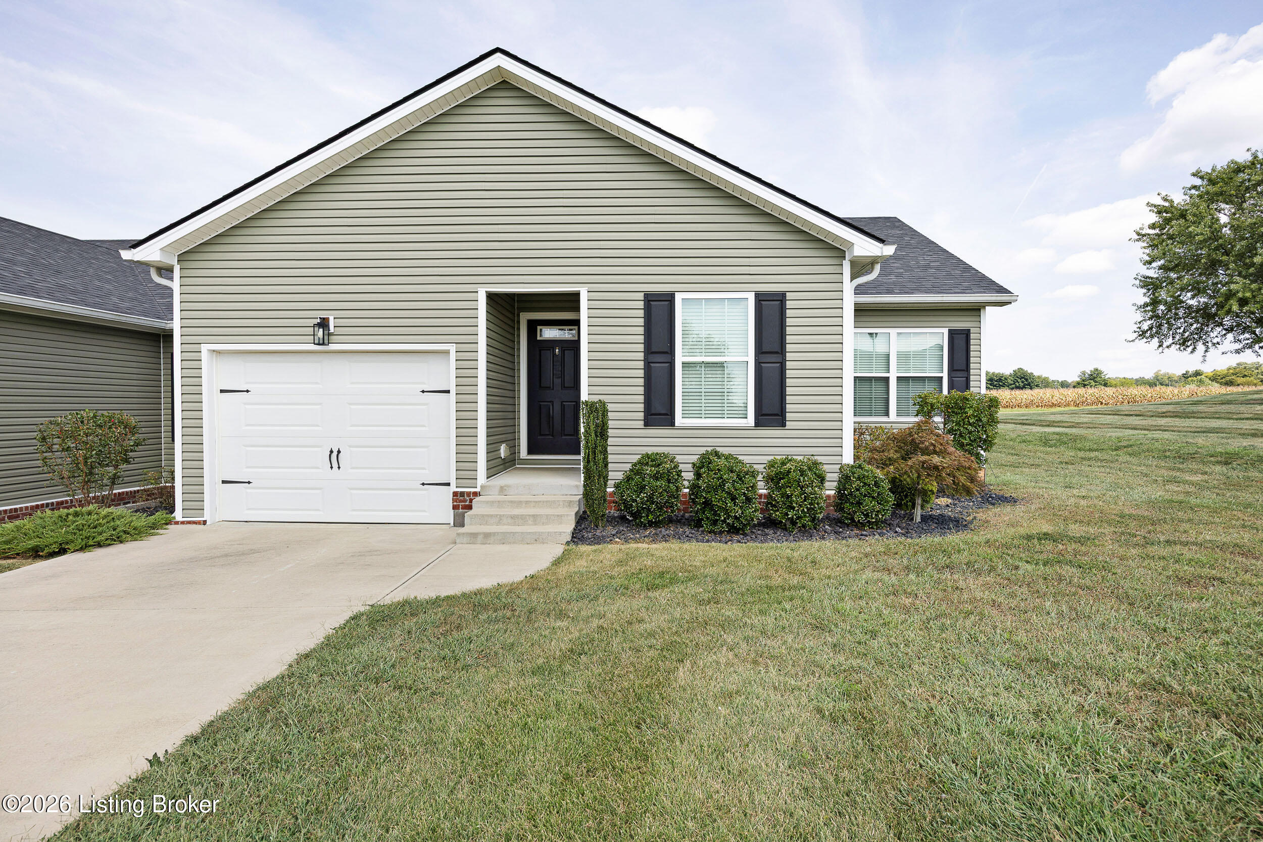 220 Bluegrass Dr — photo
