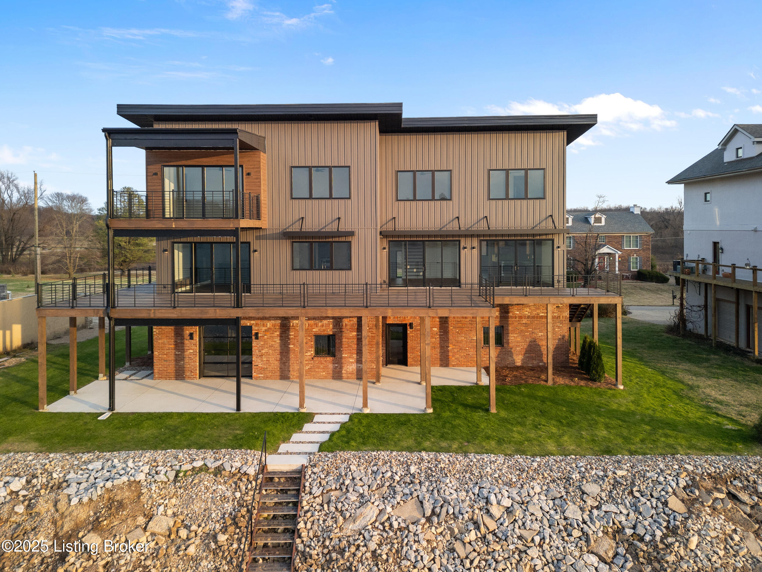 6904 Beachland Beach Rd — photo