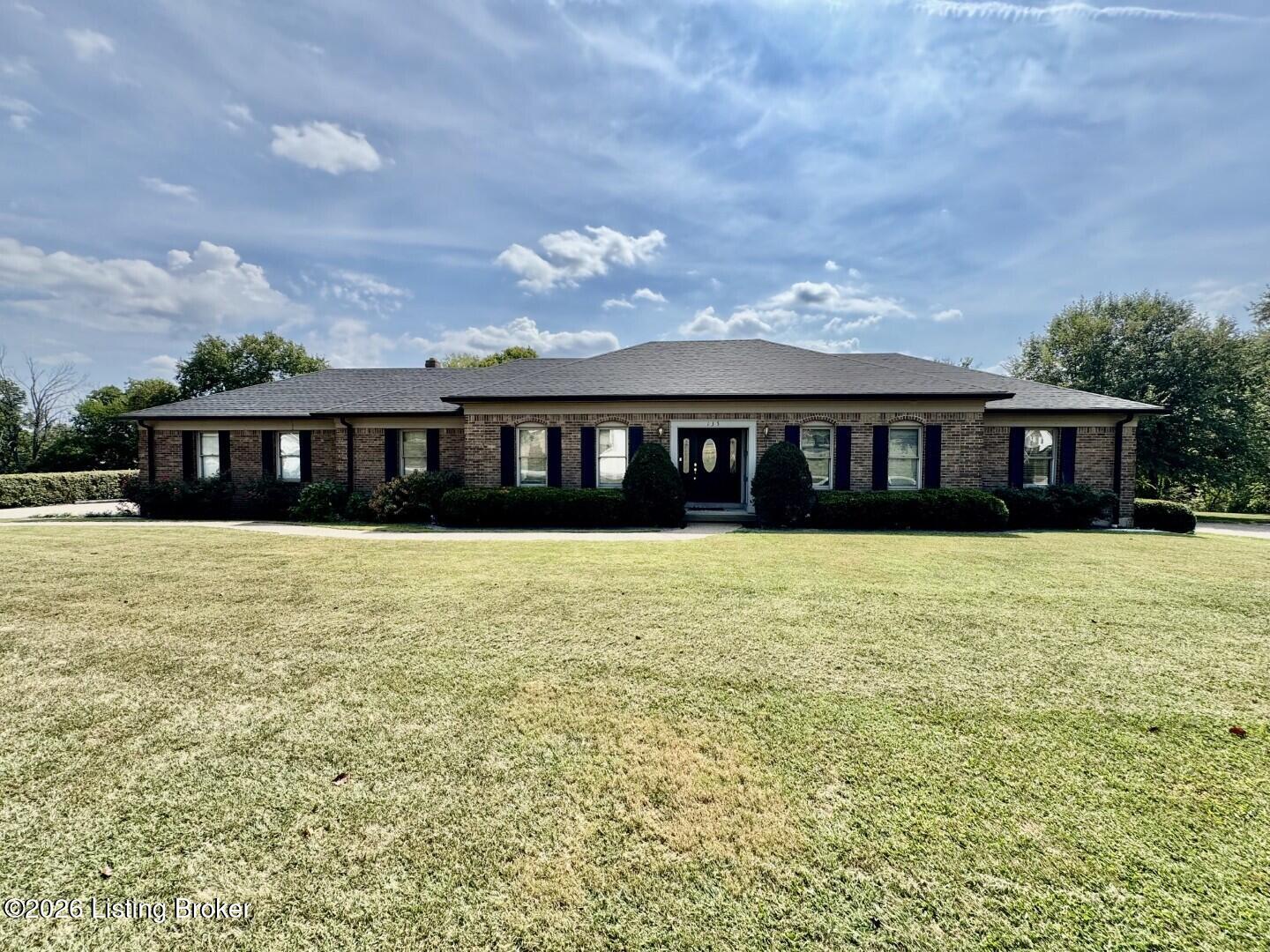 135 Brookside Dr — photo