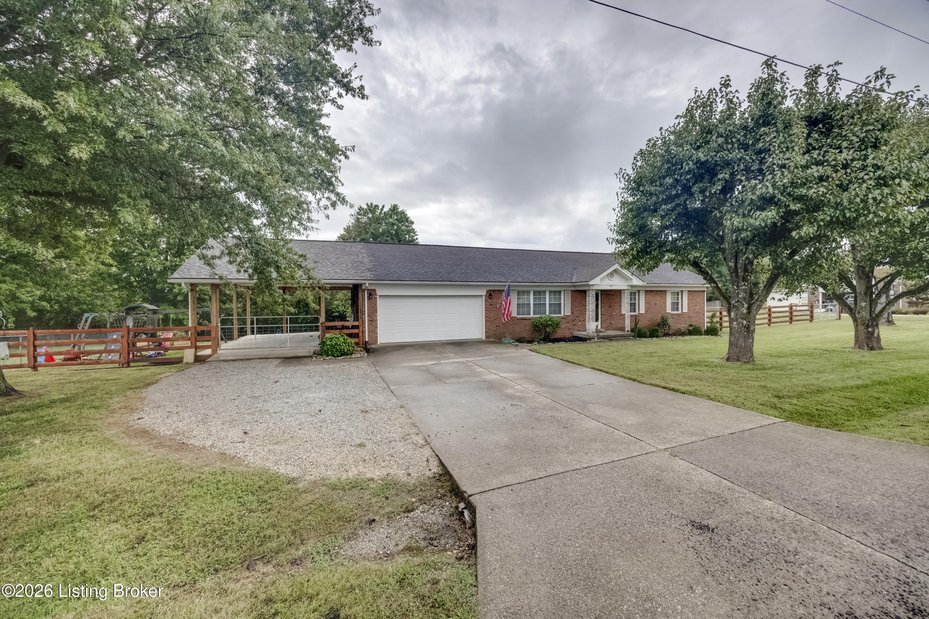 104 Olde Towne Dr — photo