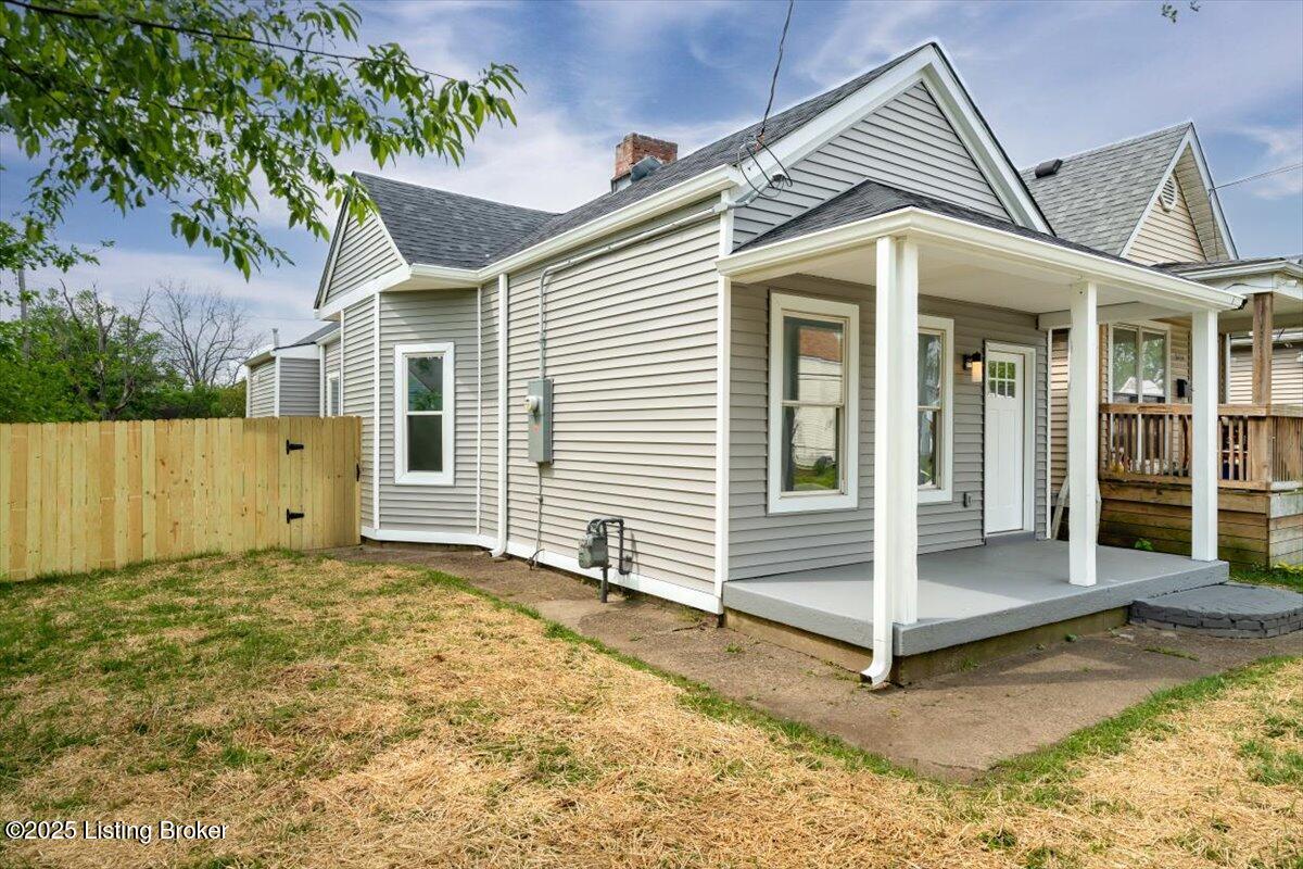 2632 Woodland Ave — photo