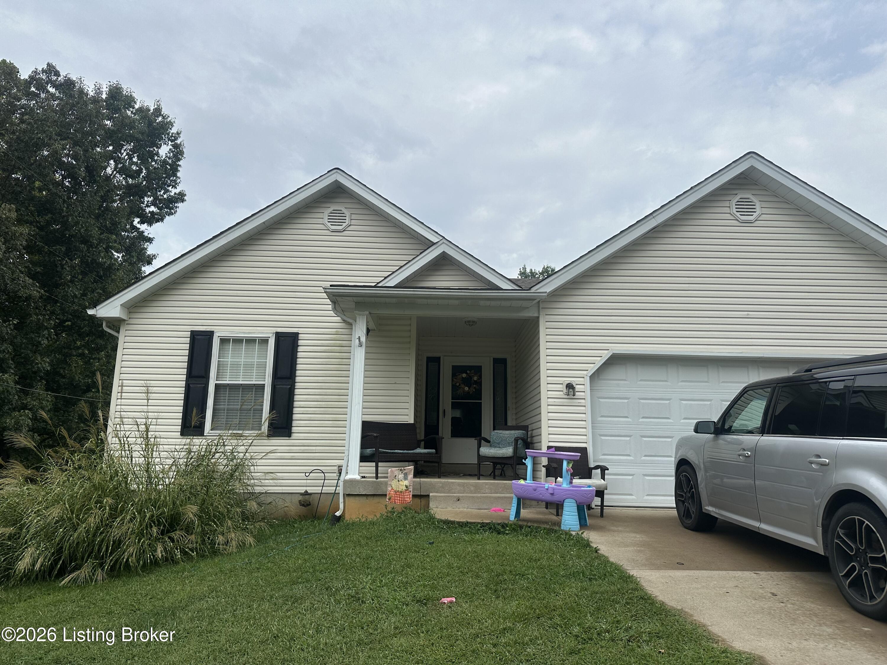 315 Catbird Rd — photo