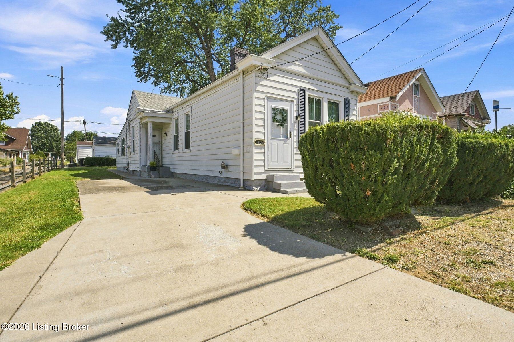 1153 Julia Ave — photo