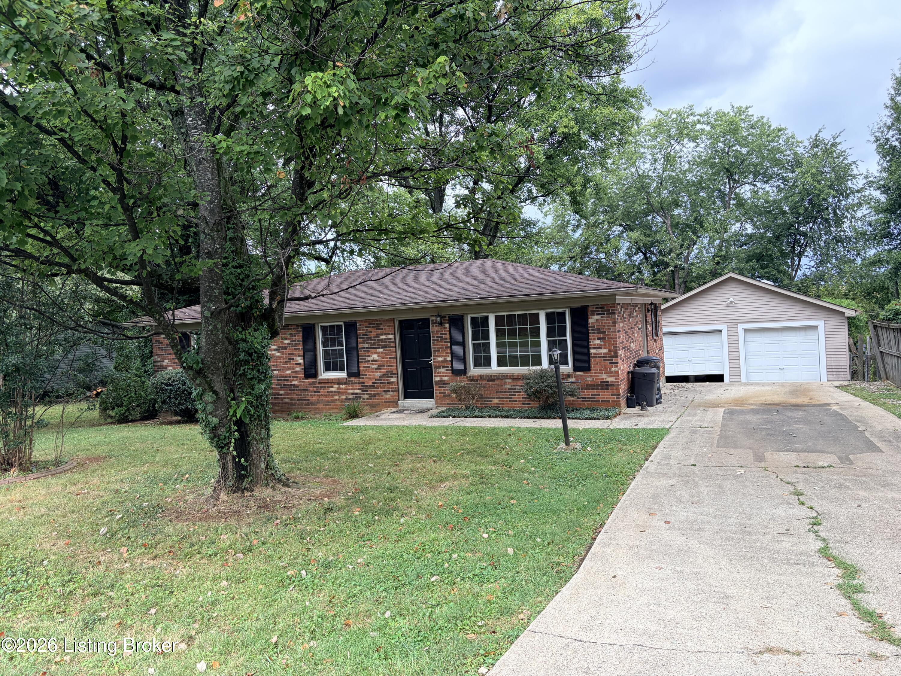 154 Sunset Dr — photo