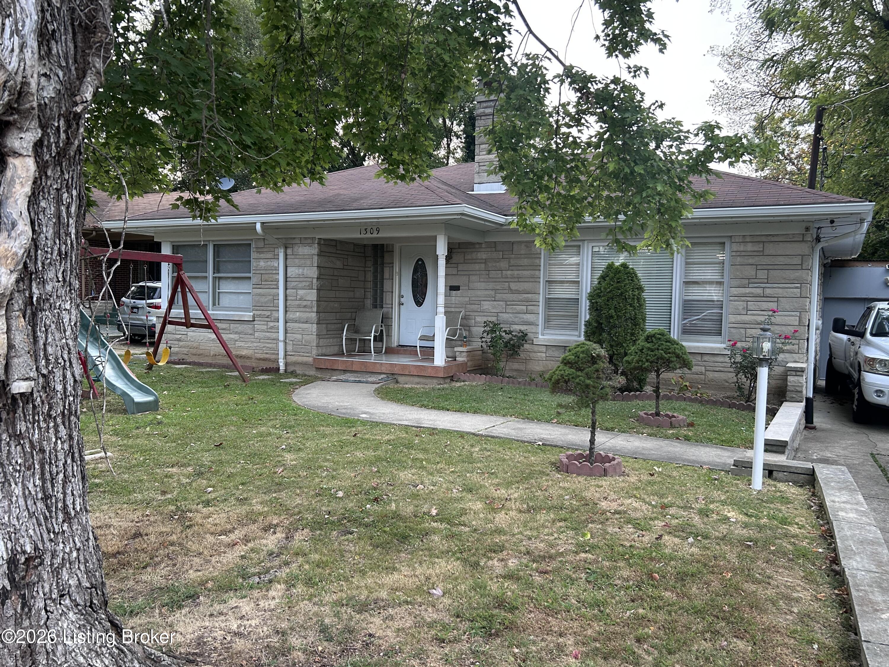 1309 Carol Jean Ct — photo