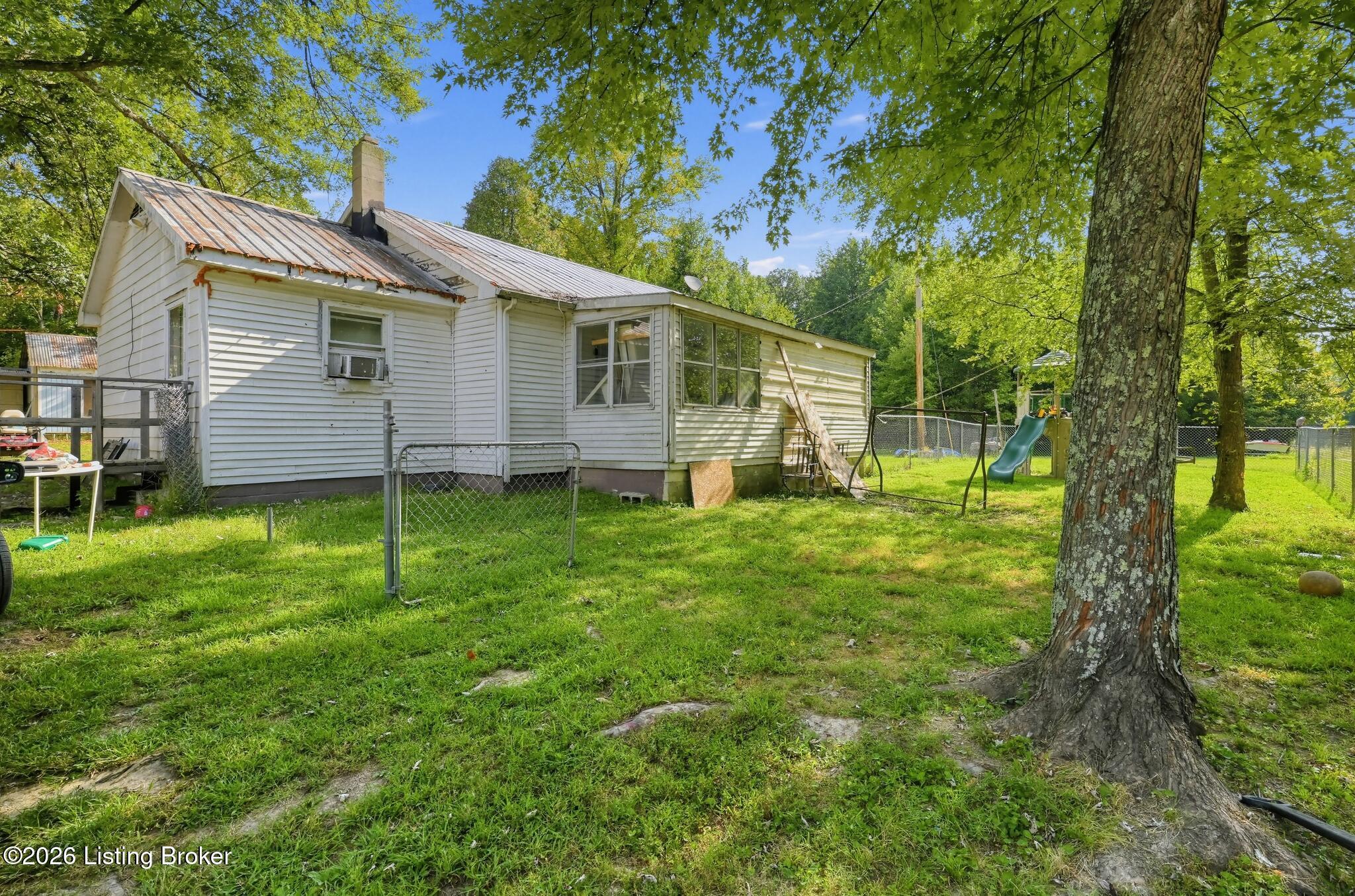 181 Lotus Rd — photo