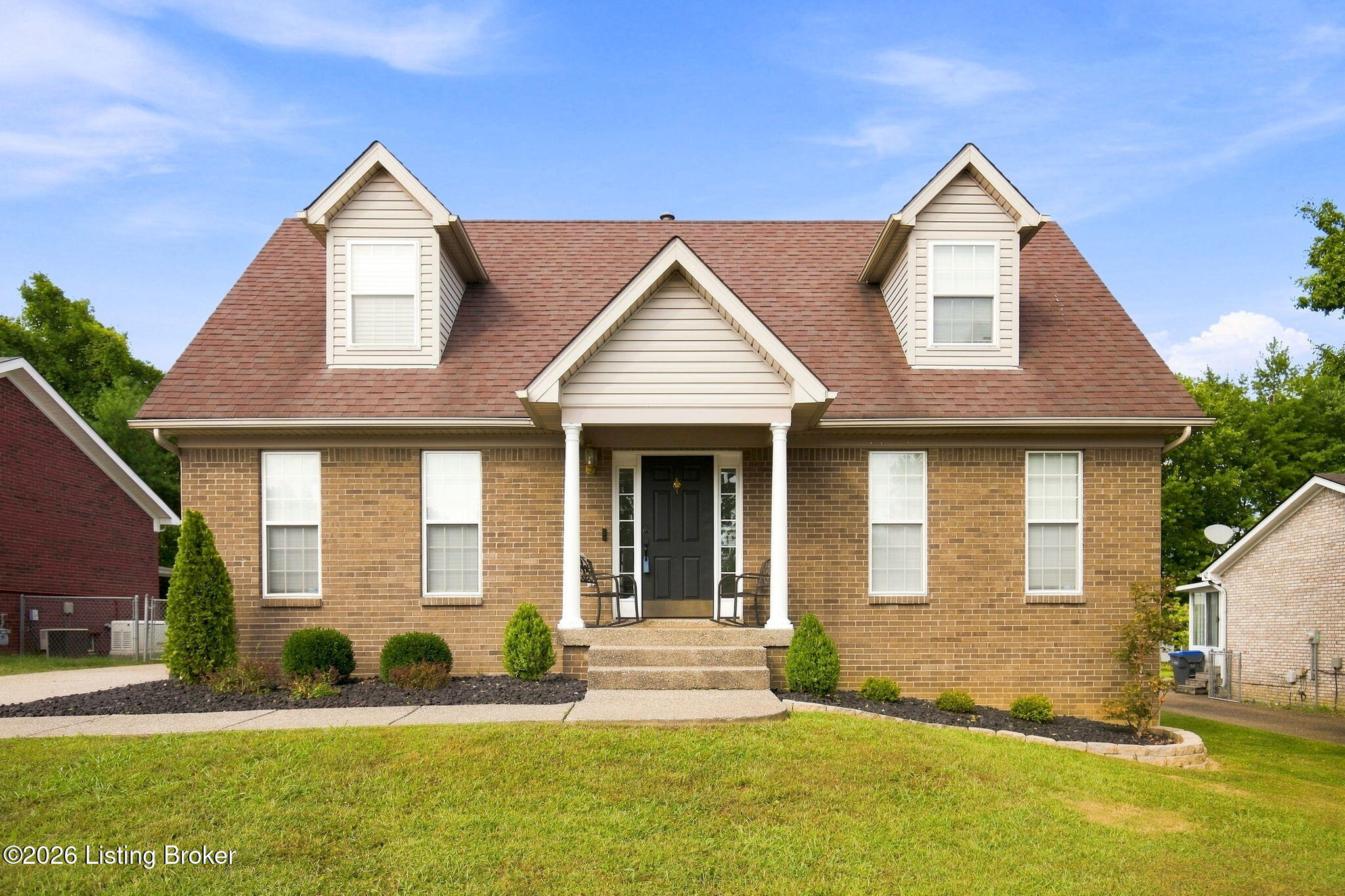 121 Holly Hills Dr — photo