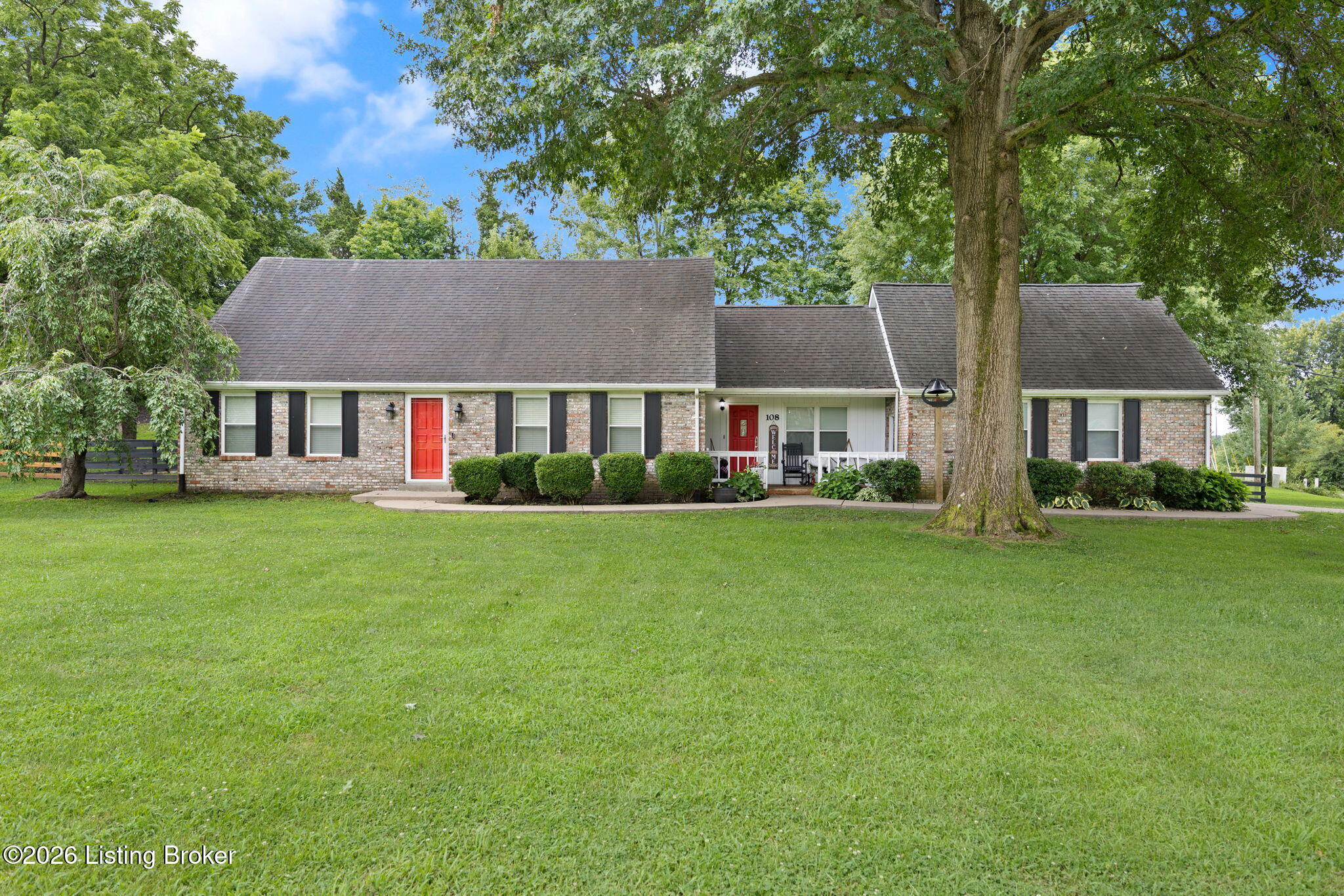 108 Carey Ln — photo