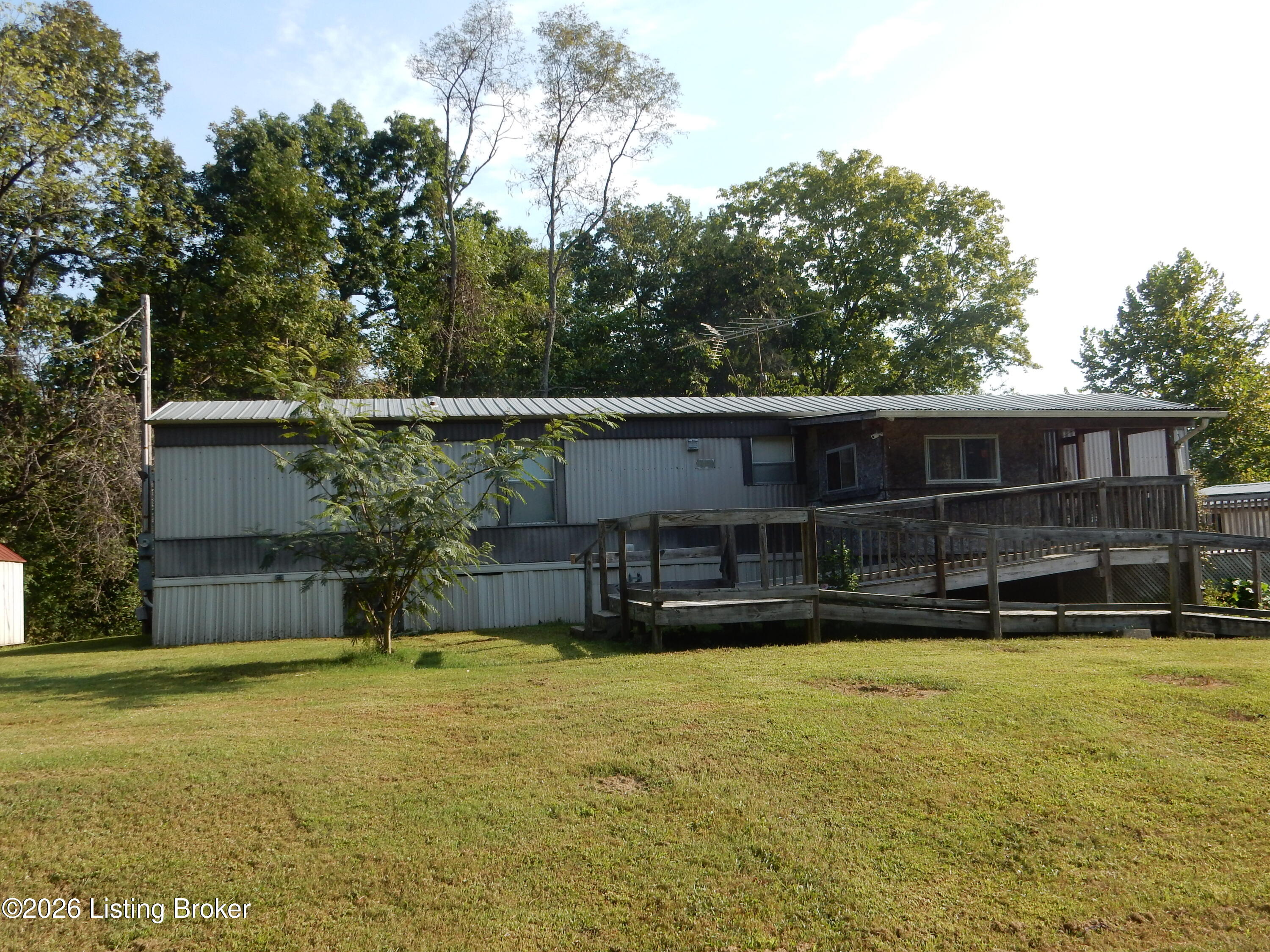 426 Tuts Rd — photo
