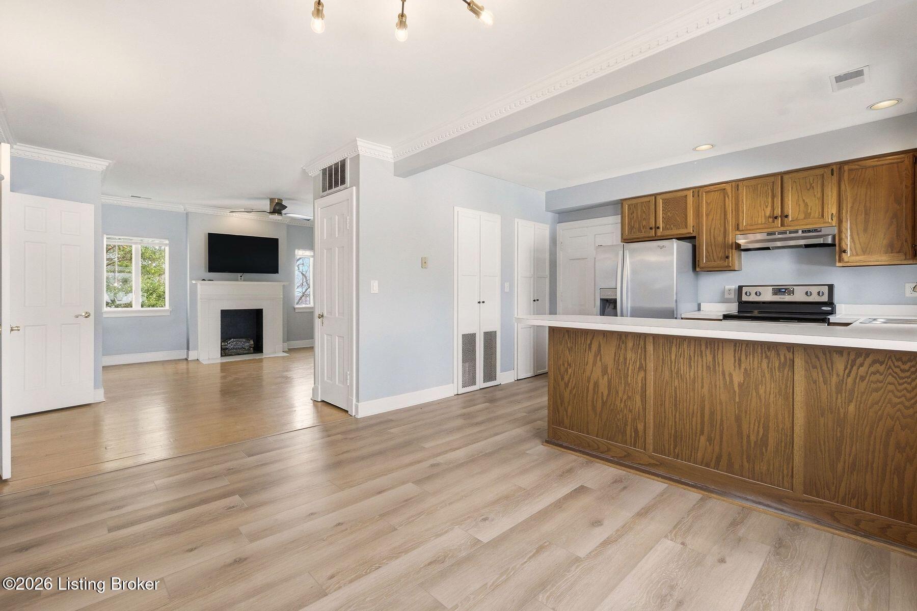 2126 Village Dr 5 — photo