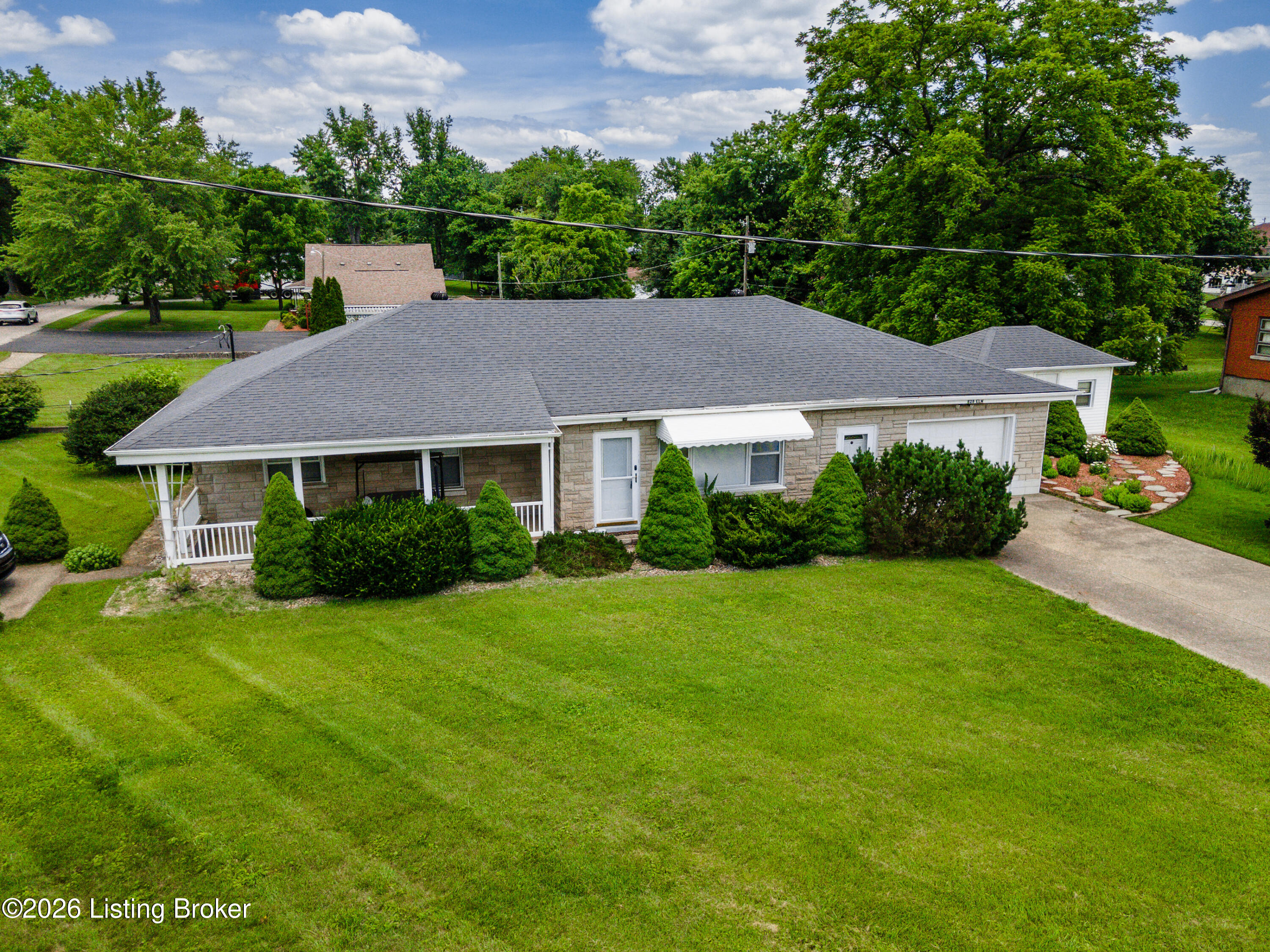 828 W Elm Rd — photo